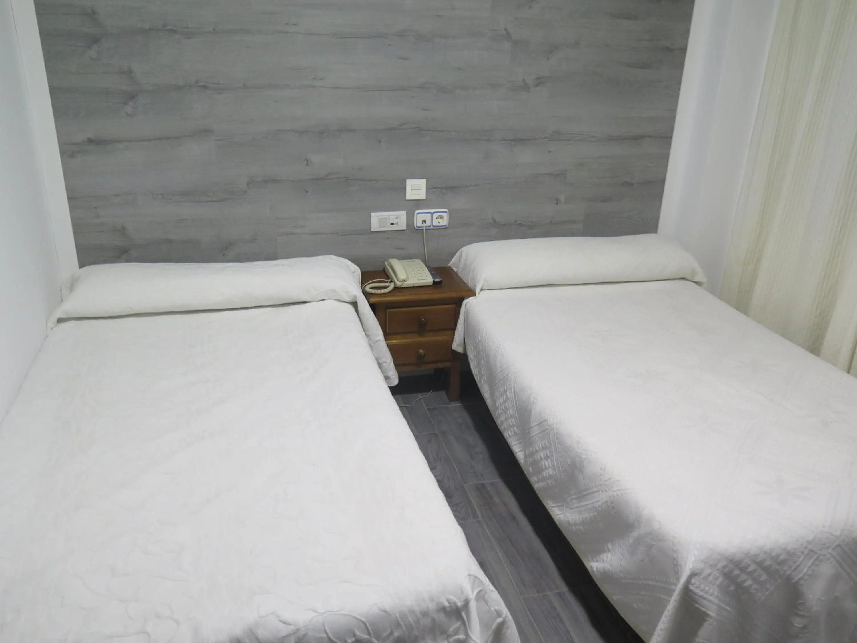 Bed in Hotel Restaurante Boabdil