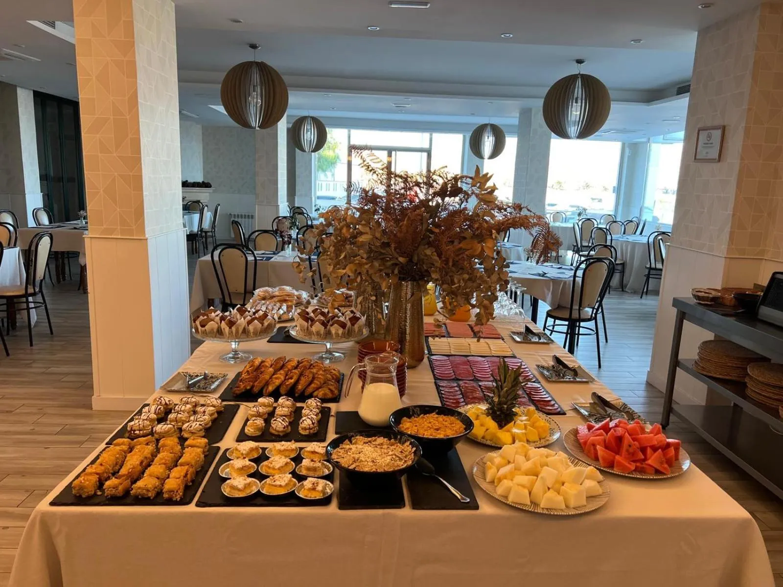 Buffet breakfast in Hotel Restaurante Boabdil
