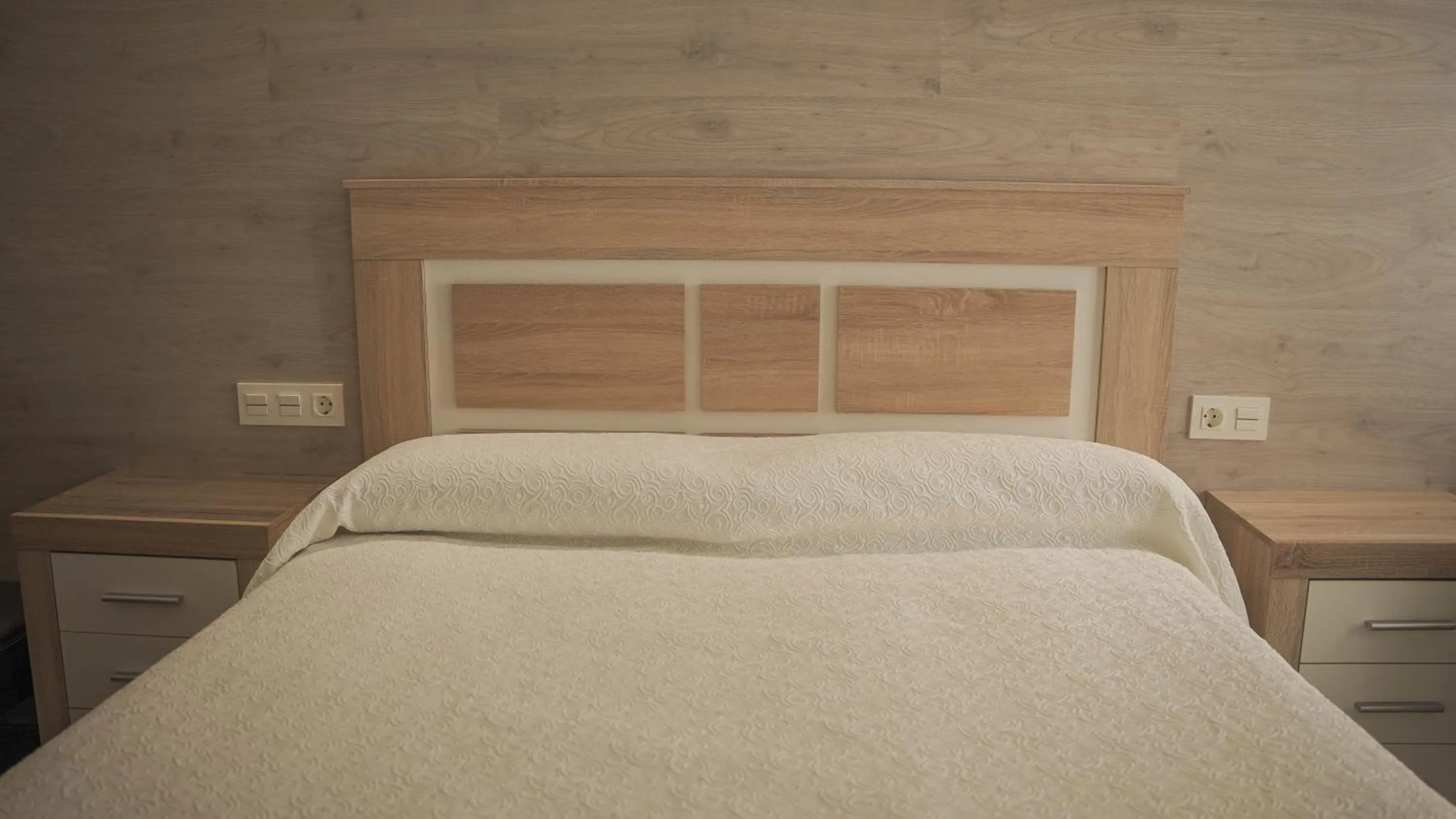 Bed in Hotel Restaurante Boabdil