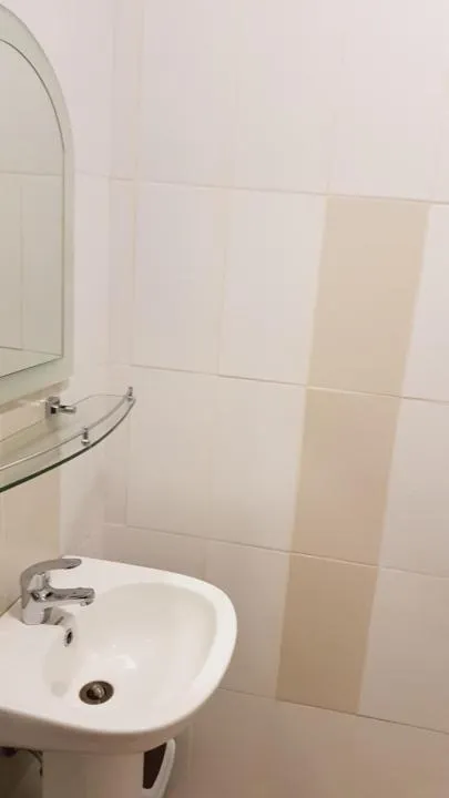 Toilet in Divers Lodge Moalboal