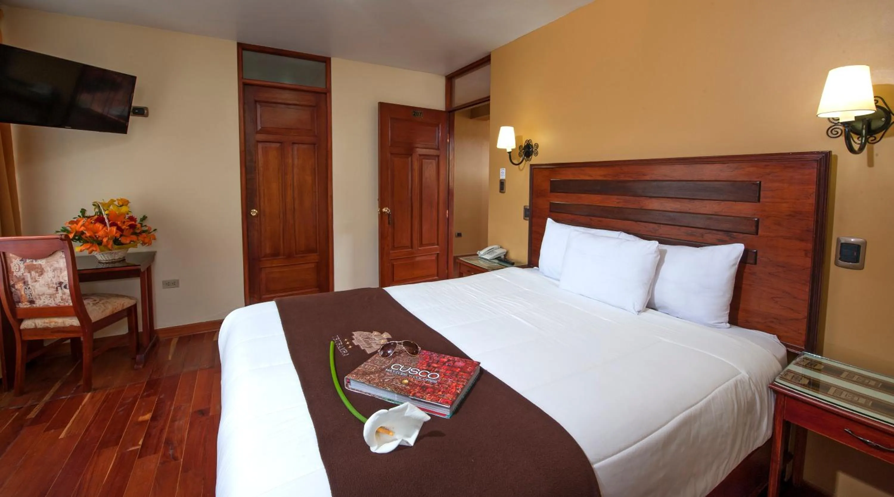 Photo of the whole room, Bed in Hotel Mabey Urubamba