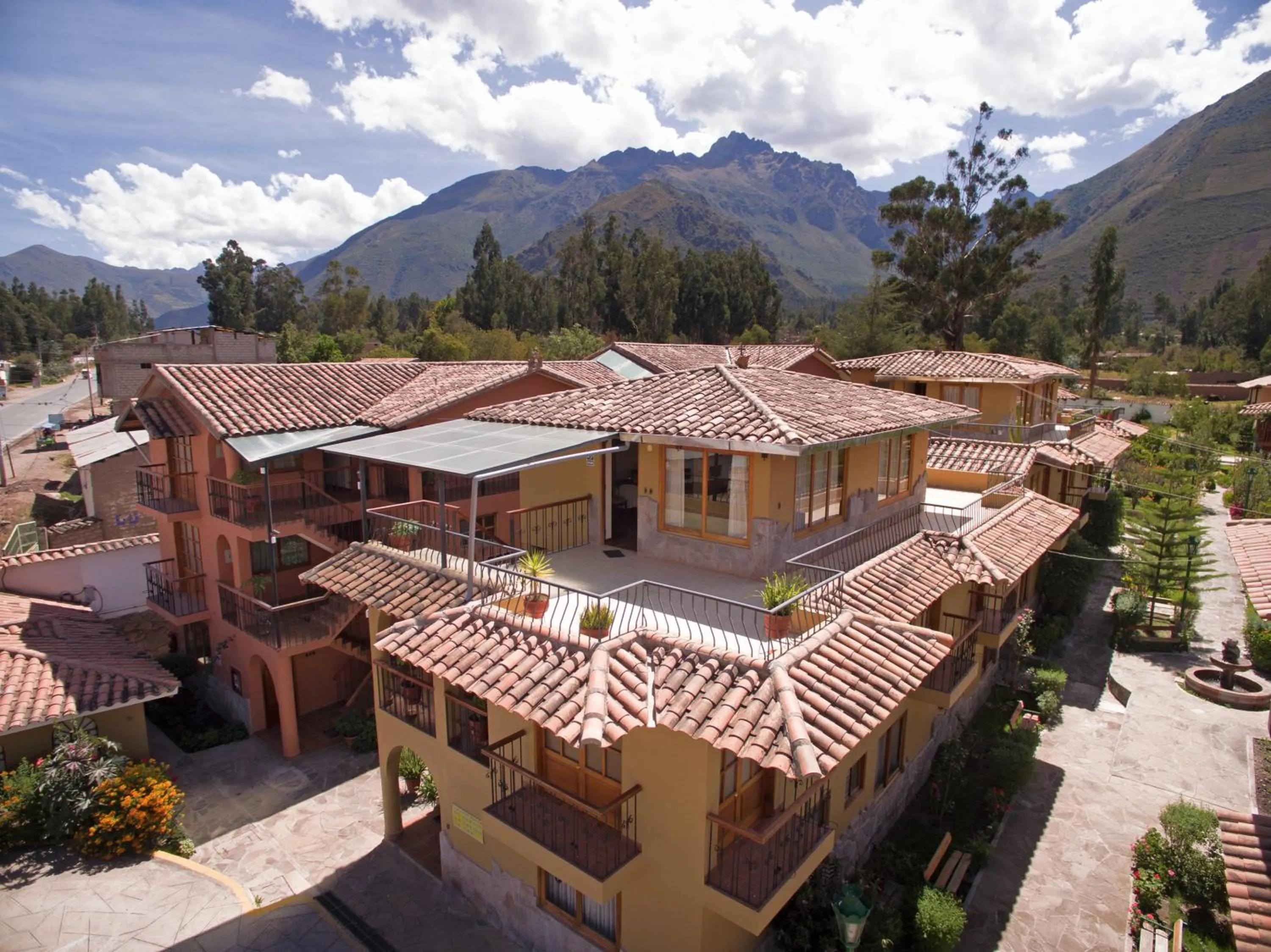 Property building in Hotel Mabey Urubamba