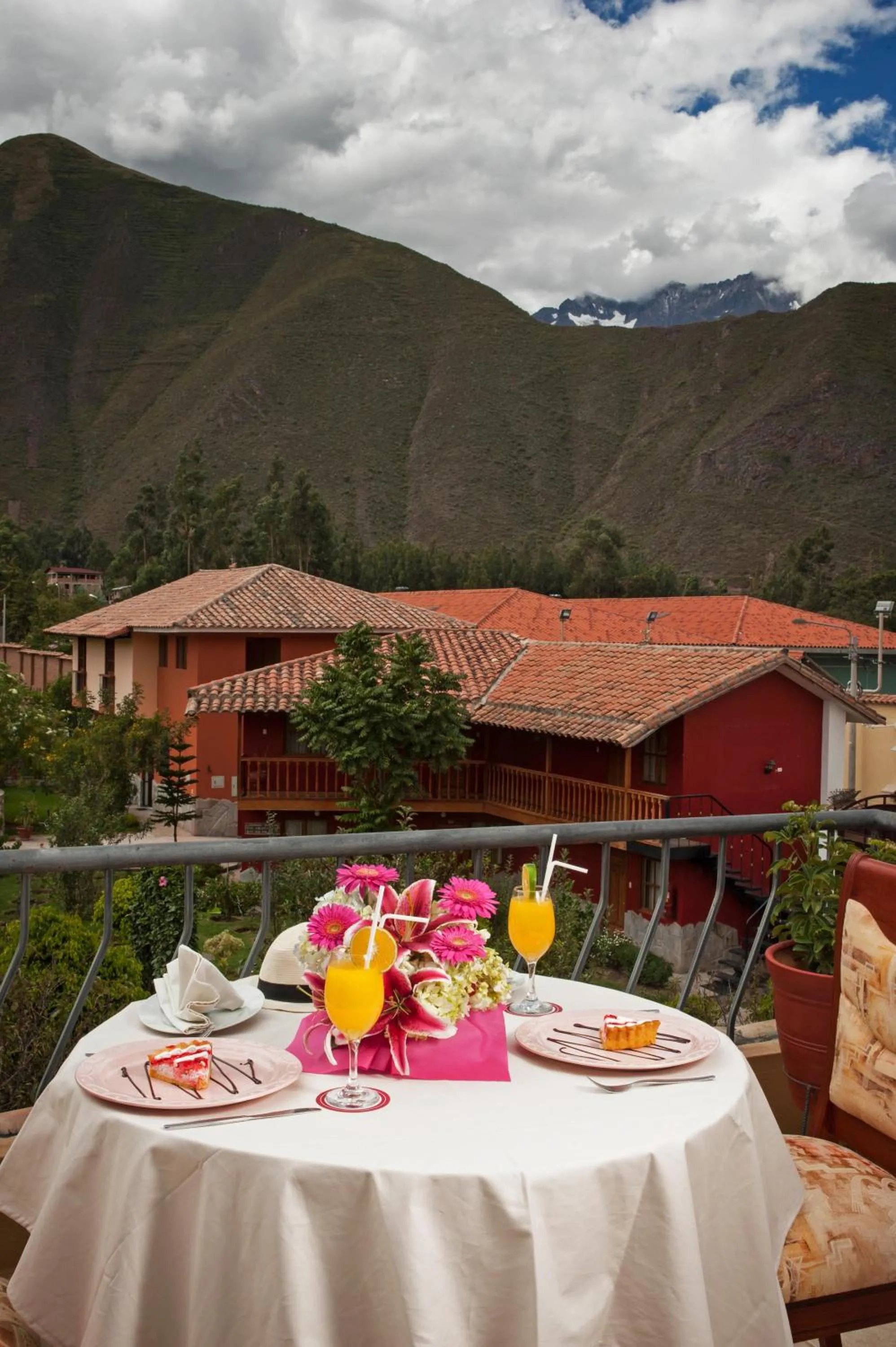 Mountain view in Hotel Mabey Urubamba