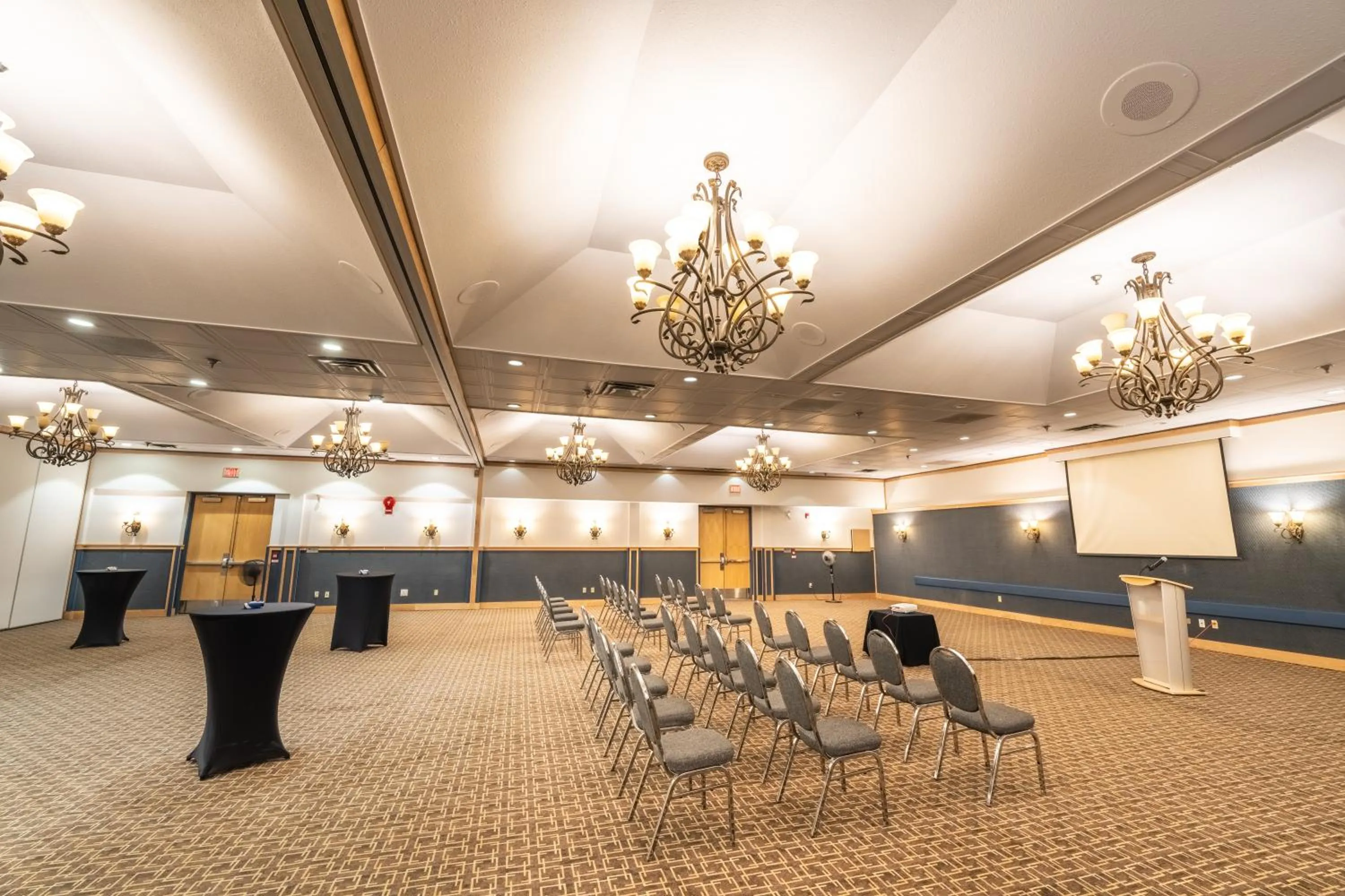 Meeting/conference room in Sternwheeler Hotel & Conference Centre, Trademark by Wyndham