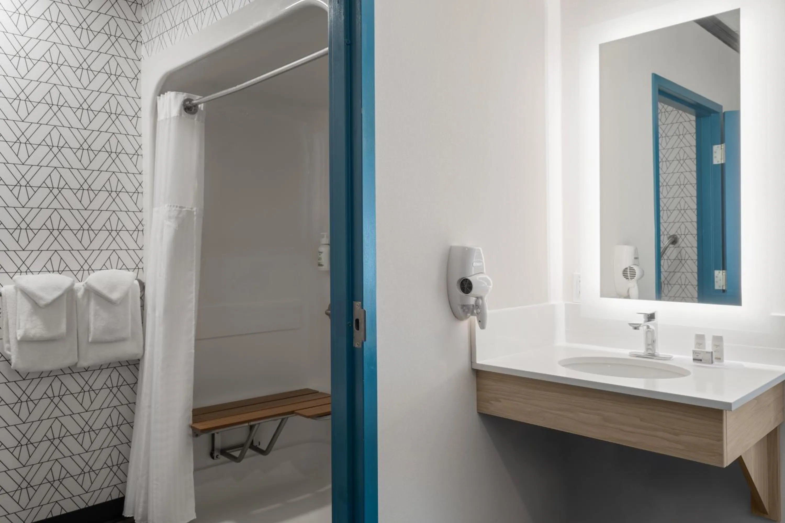 Bathroom in Sternwheeler Hotel & Conference Centre, Trademark by Wyndham