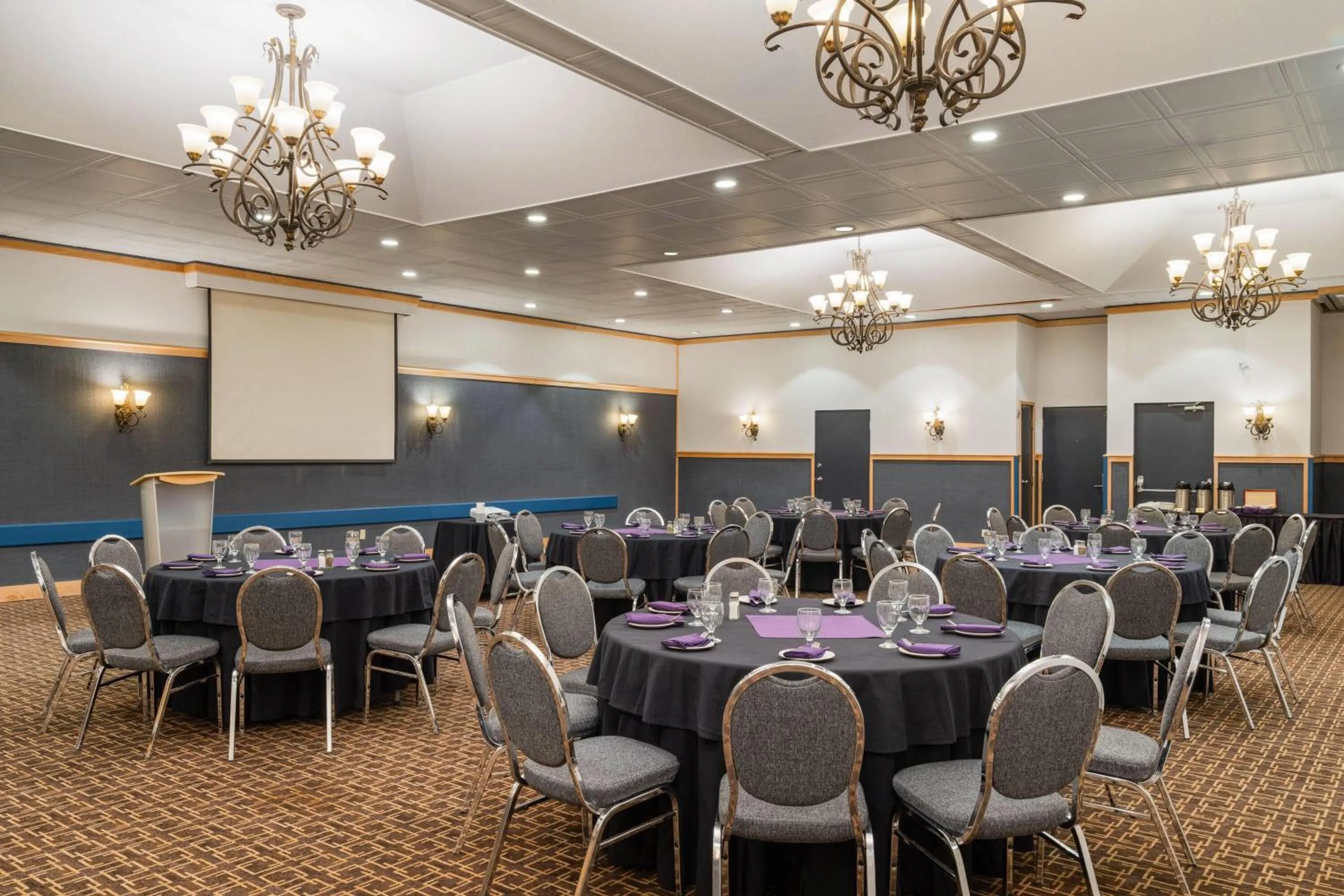 Meeting/conference room in Sternwheeler Hotel & Conference Centre, Trademark by Wyndham