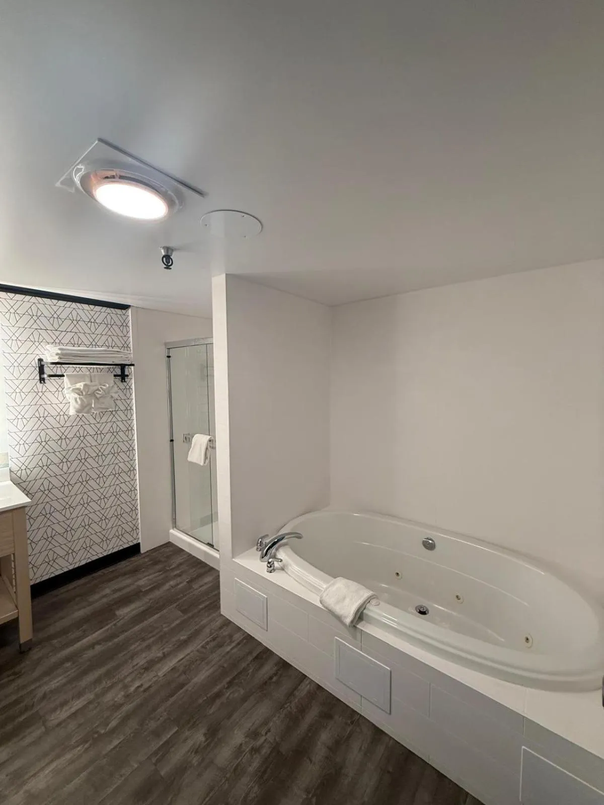 Bathroom in Sternwheeler Hotel & Conference Centre, Trademark by Wyndham