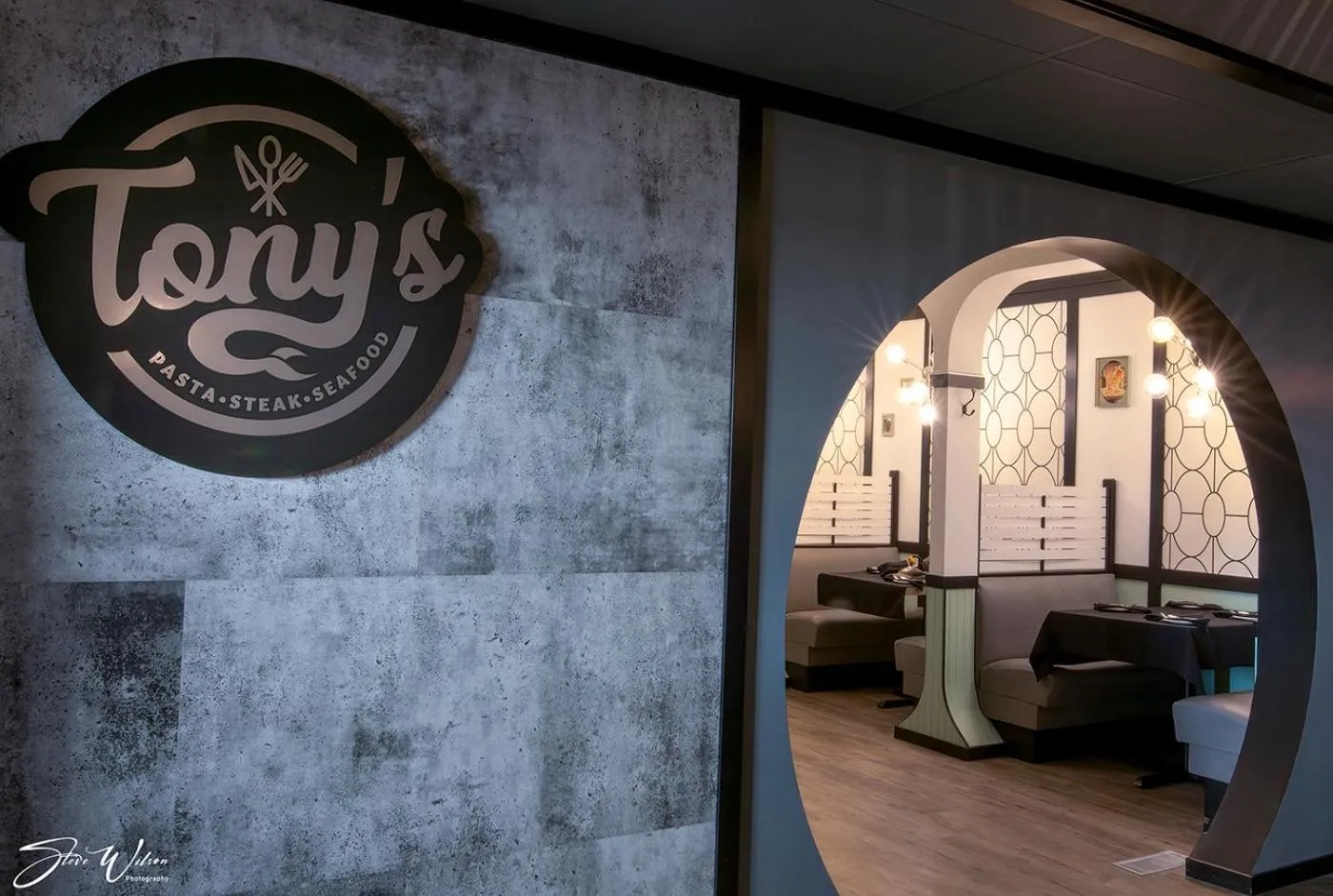 Restaurant/places to eat in Sternwheeler Hotel & Conference Centre, Trademark by Wyndham