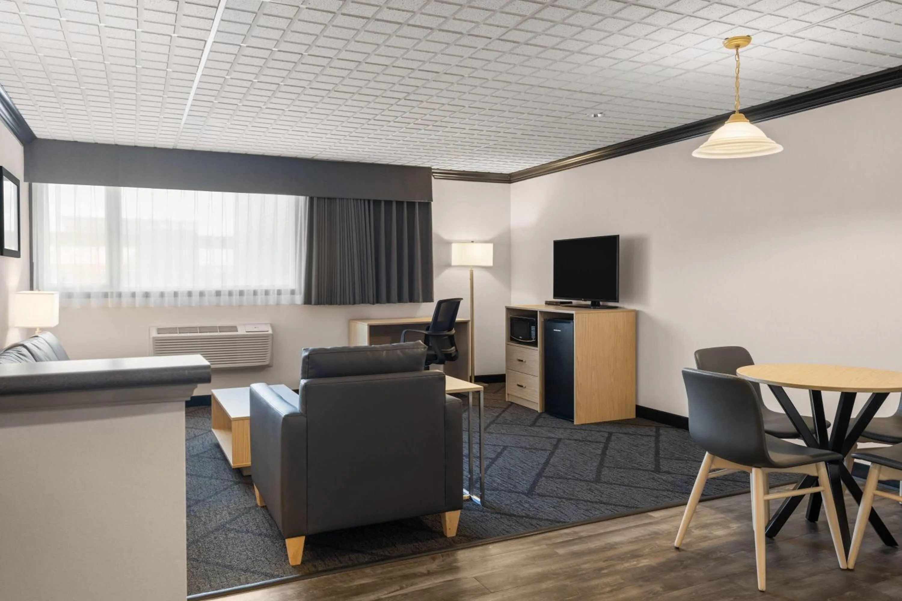 Photo of the whole room in Sternwheeler Hotel & Conference Centre, Trademark by Wyndham