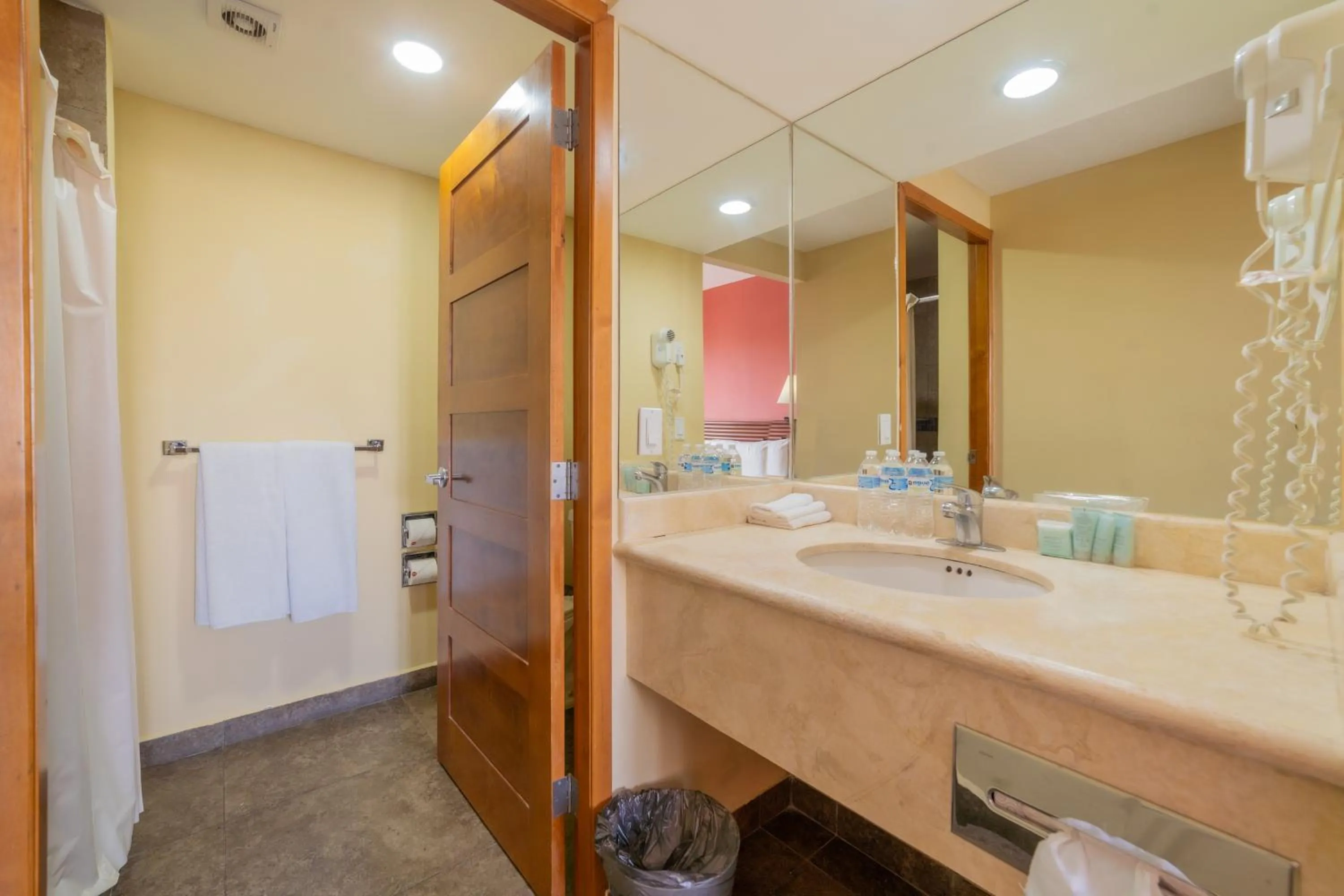 Bathroom in Seven Crown La Paz Centro Historico