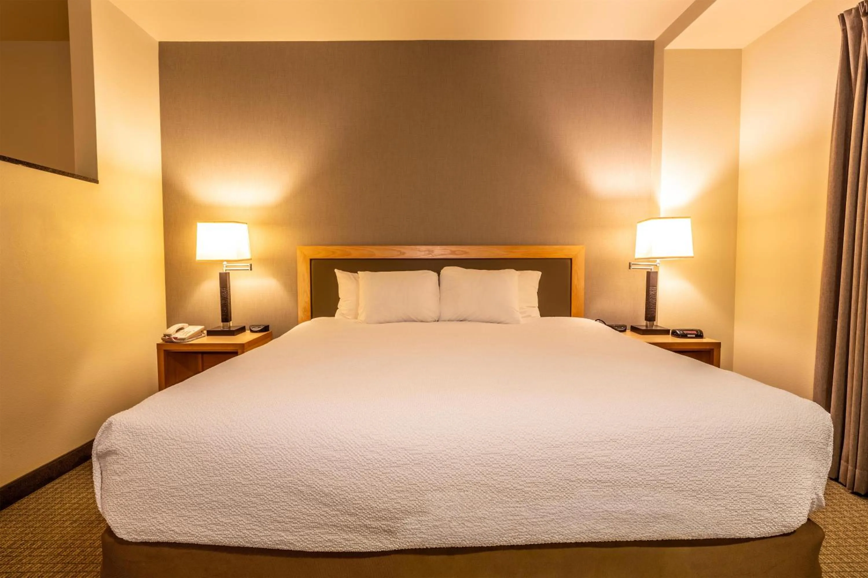 Bed in Westmark Fairbanks Hotel and Conference Center