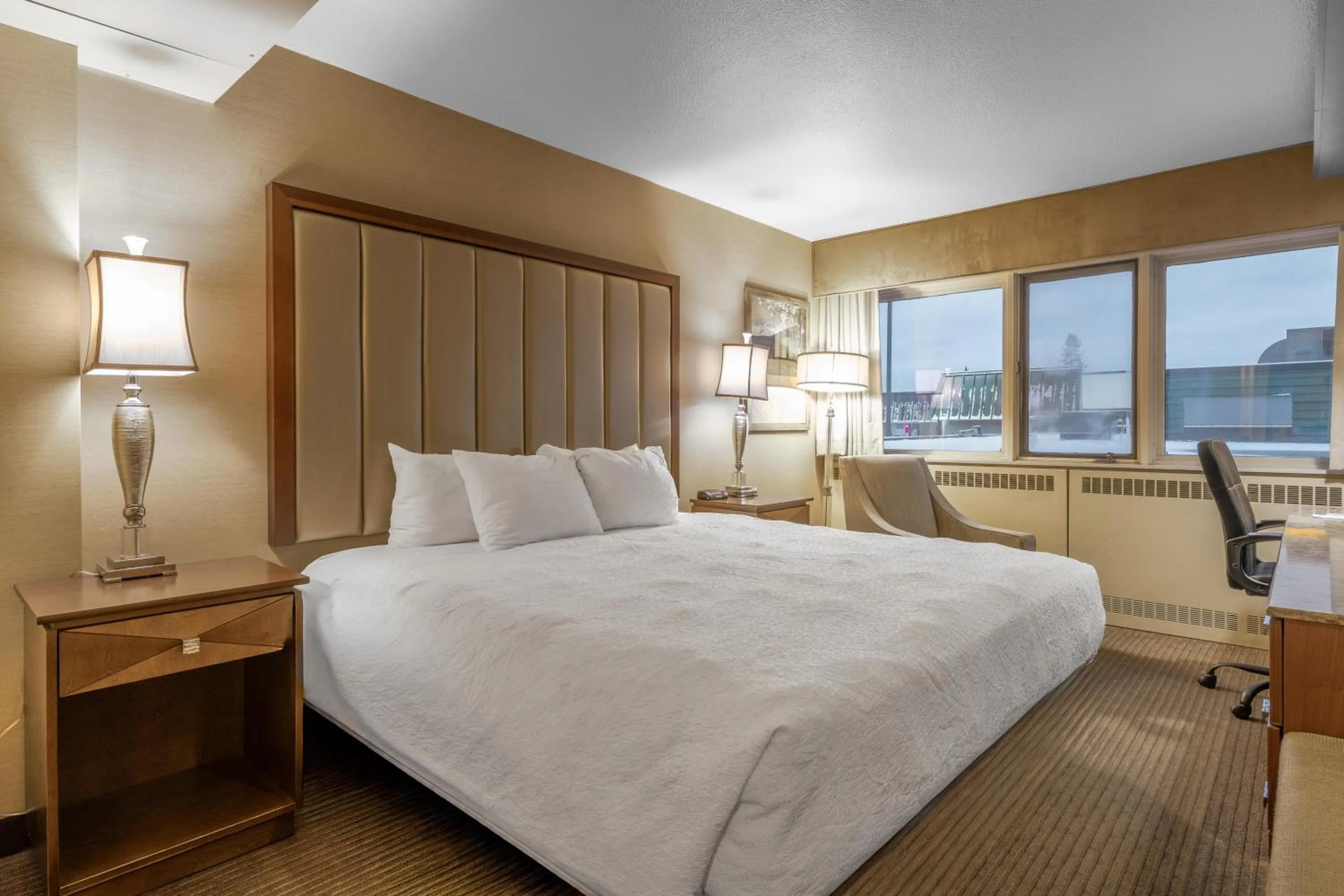 Bed in Westmark Fairbanks Hotel and Conference Center