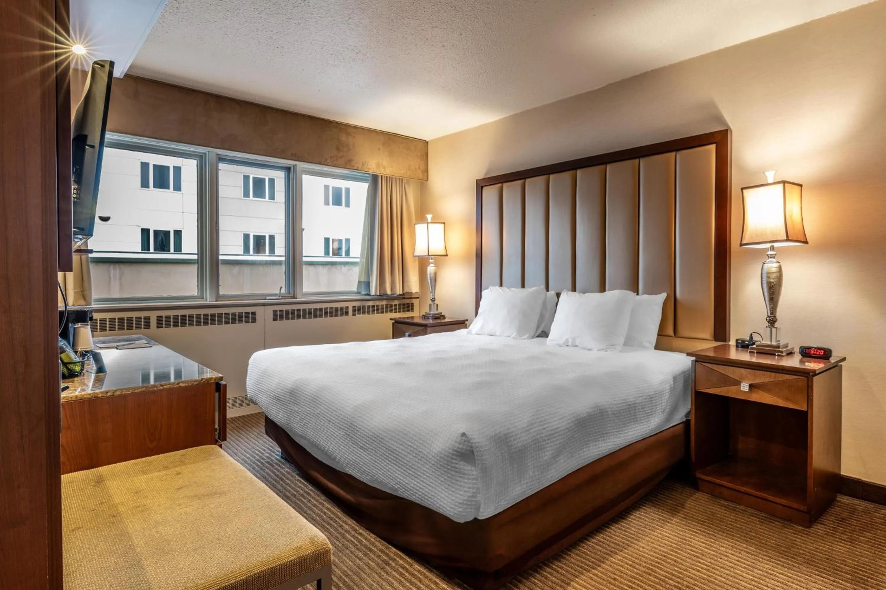 Bed in Westmark Fairbanks Hotel and Conference Center