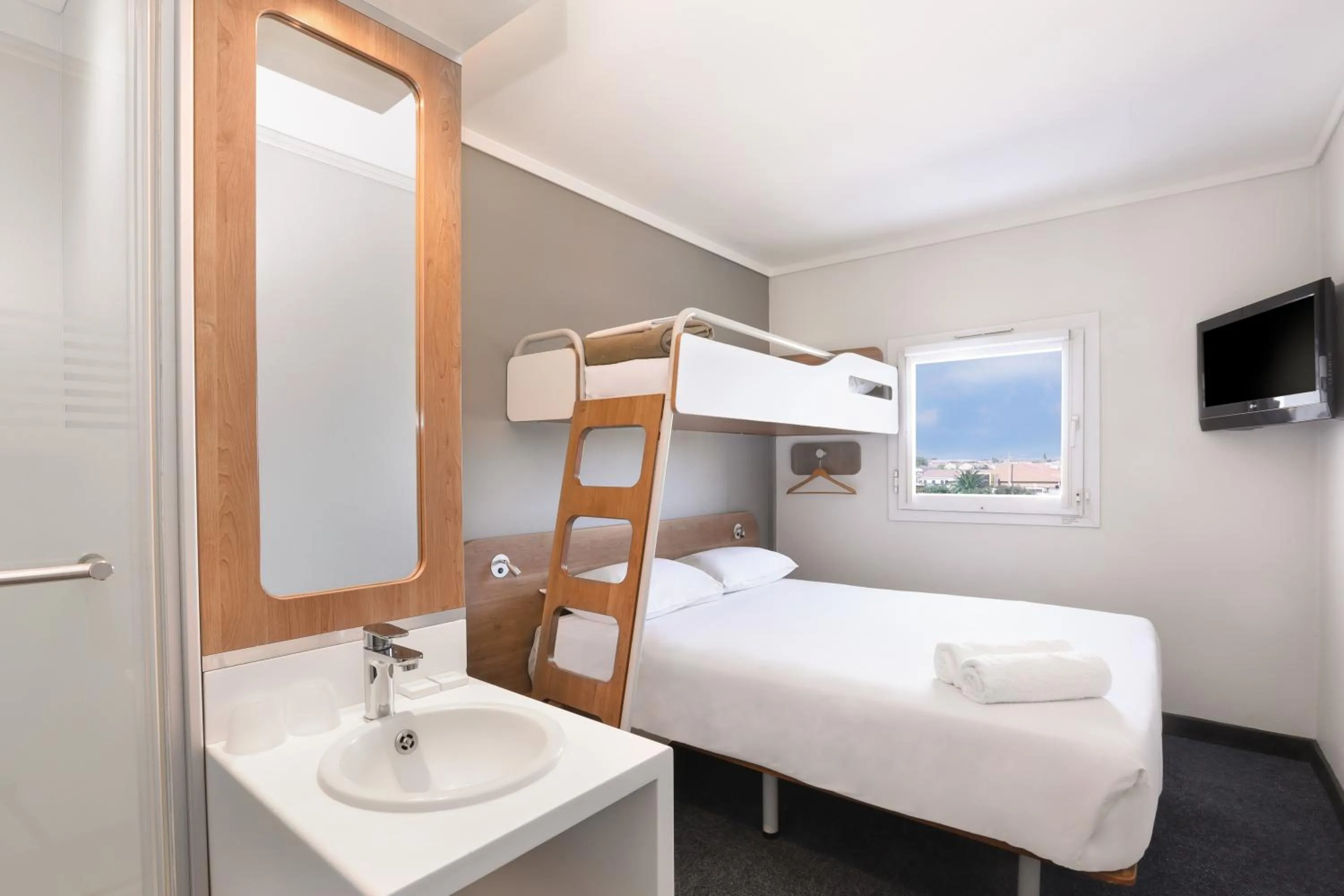 Bed in SUN1 ALBERTON