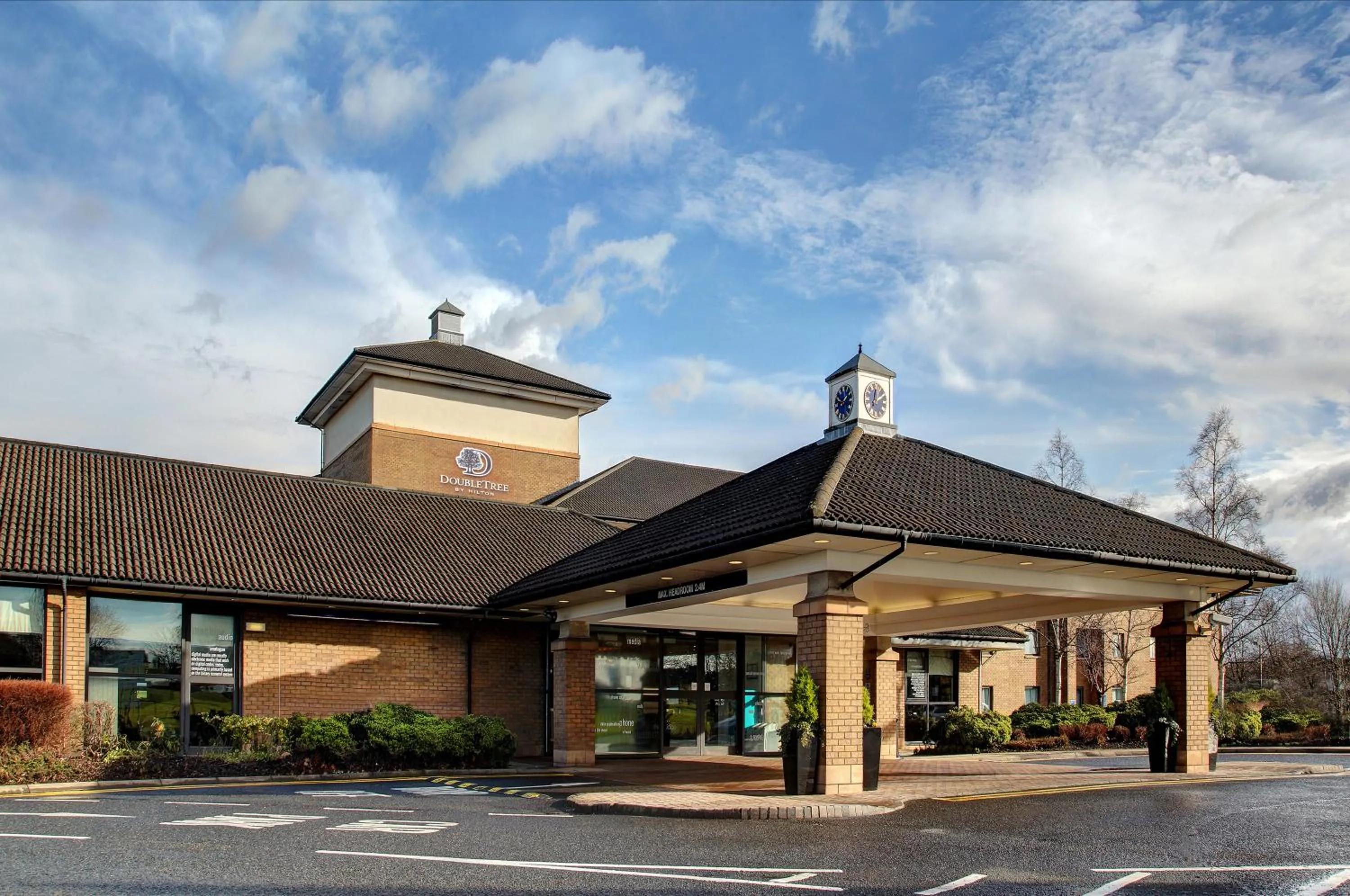 Property building in DoubleTree by Hilton Edinburgh Airport