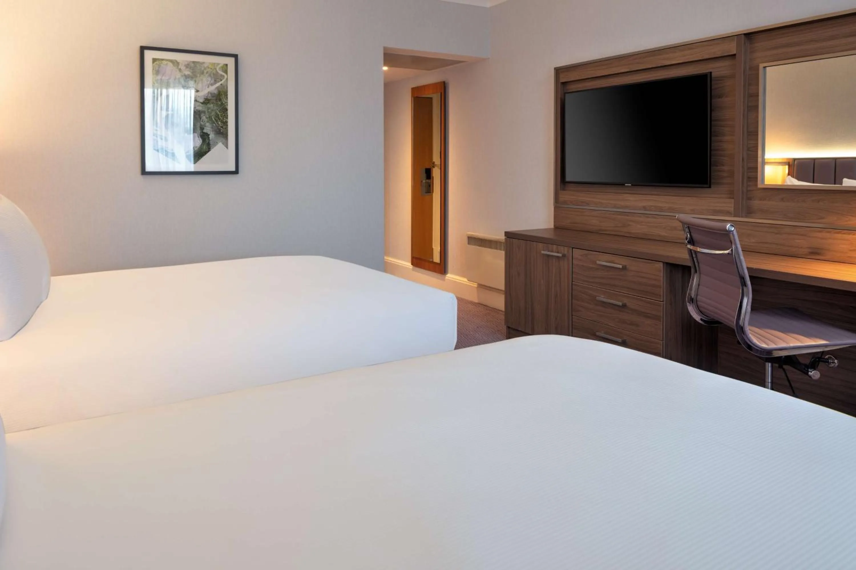 Bed in DoubleTree by Hilton Edinburgh Airport