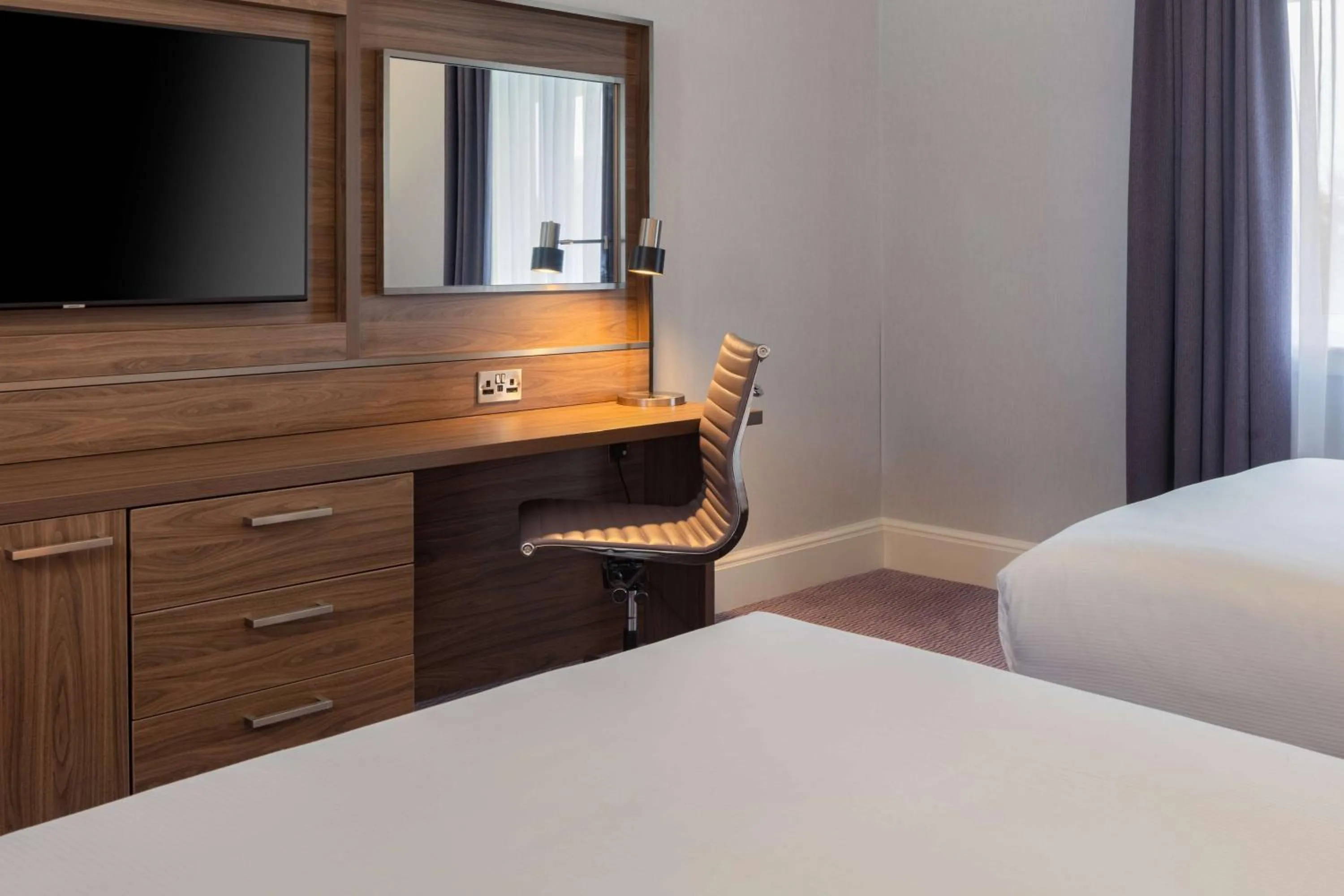 Bed in DoubleTree by Hilton Edinburgh Airport