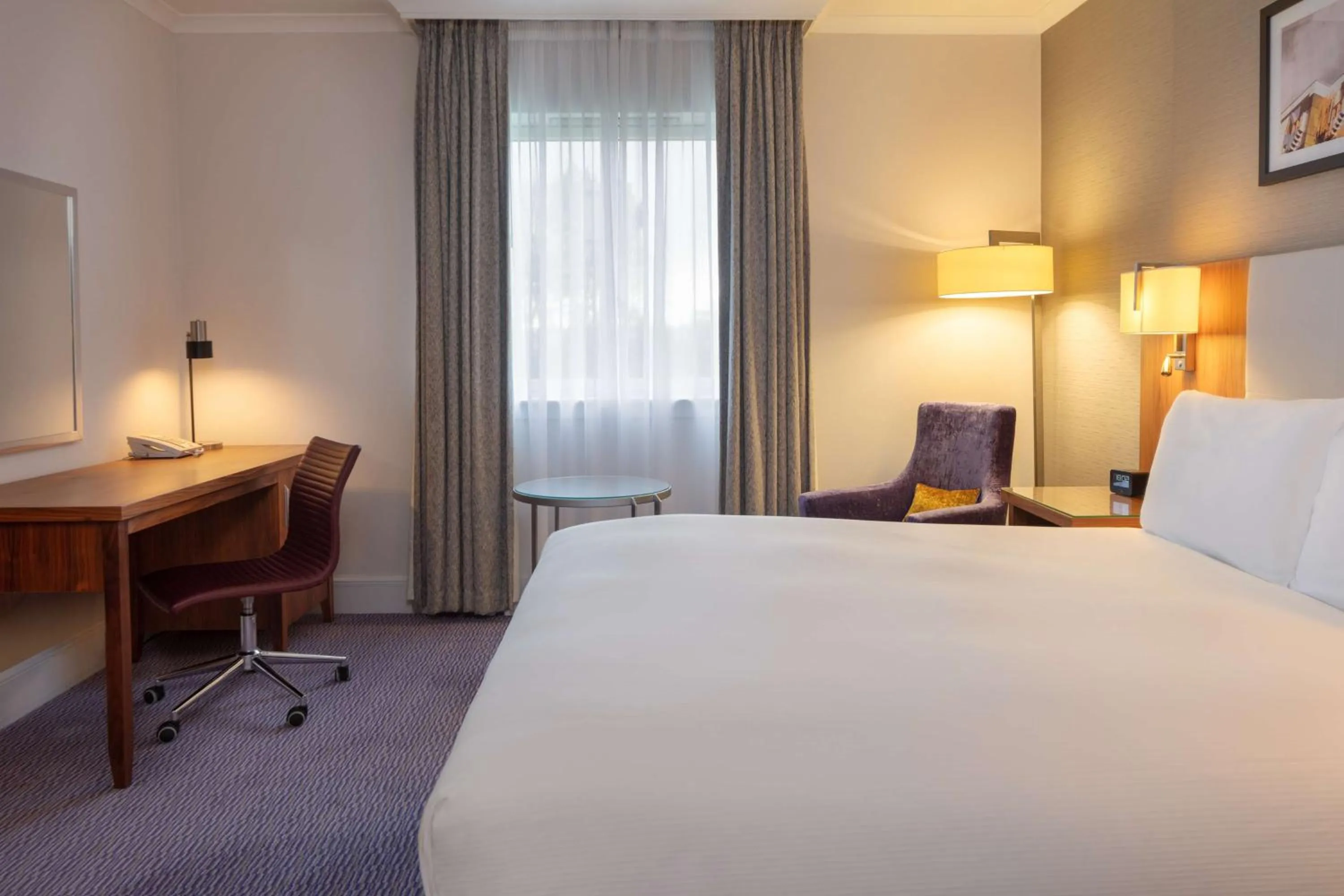 Bed in DoubleTree by Hilton Edinburgh Airport