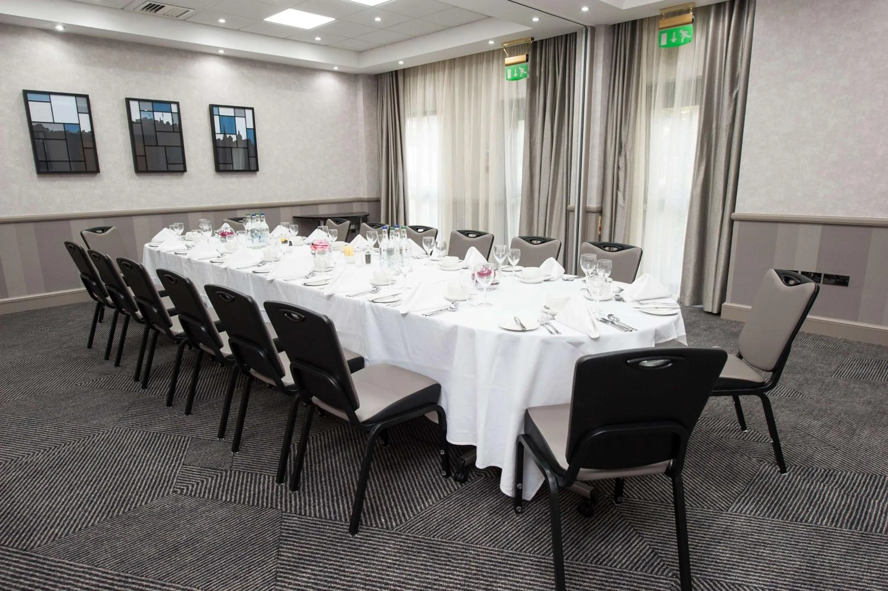 Meeting/conference room in DoubleTree by Hilton Edinburgh Airport