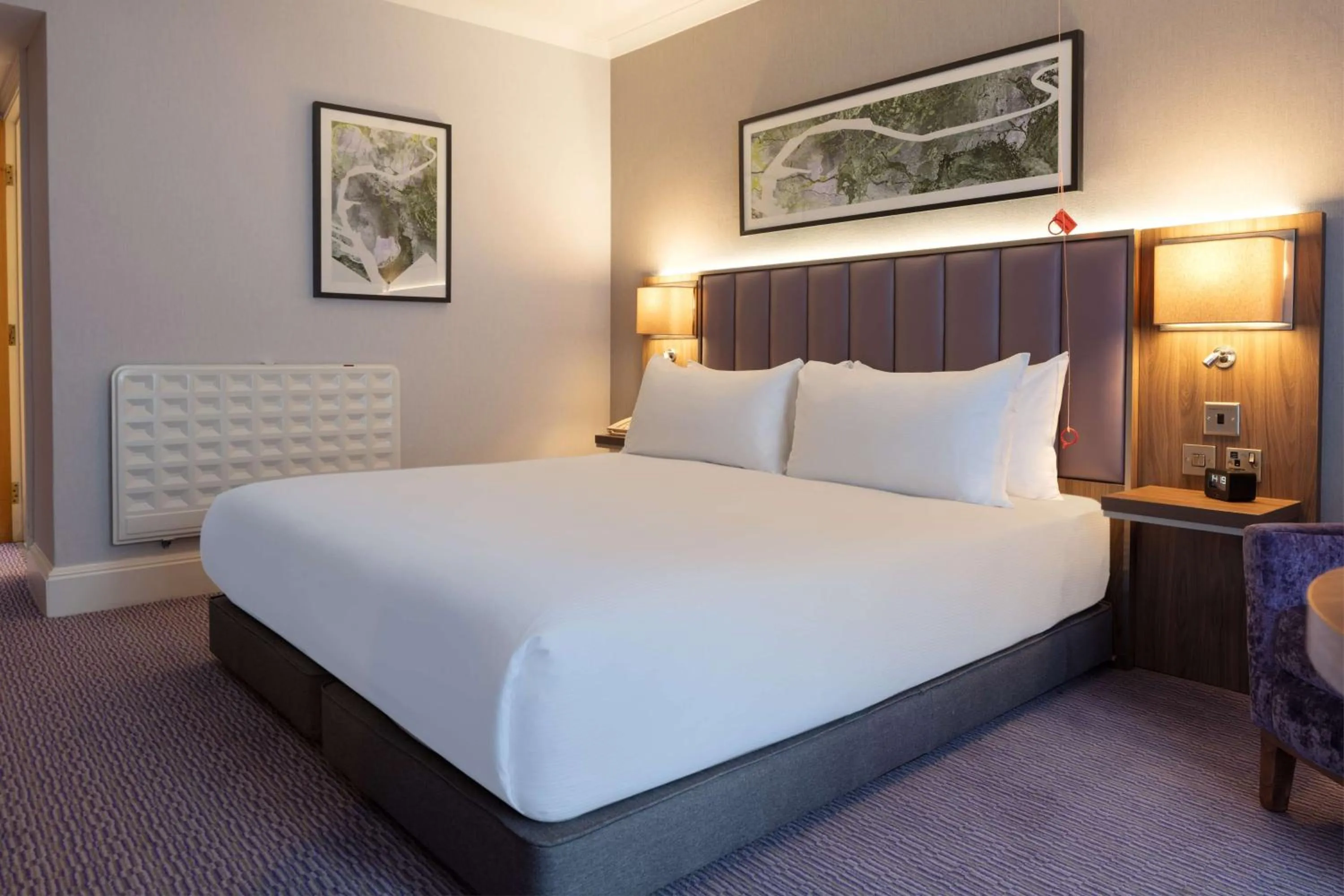 Bed in DoubleTree by Hilton Edinburgh Airport