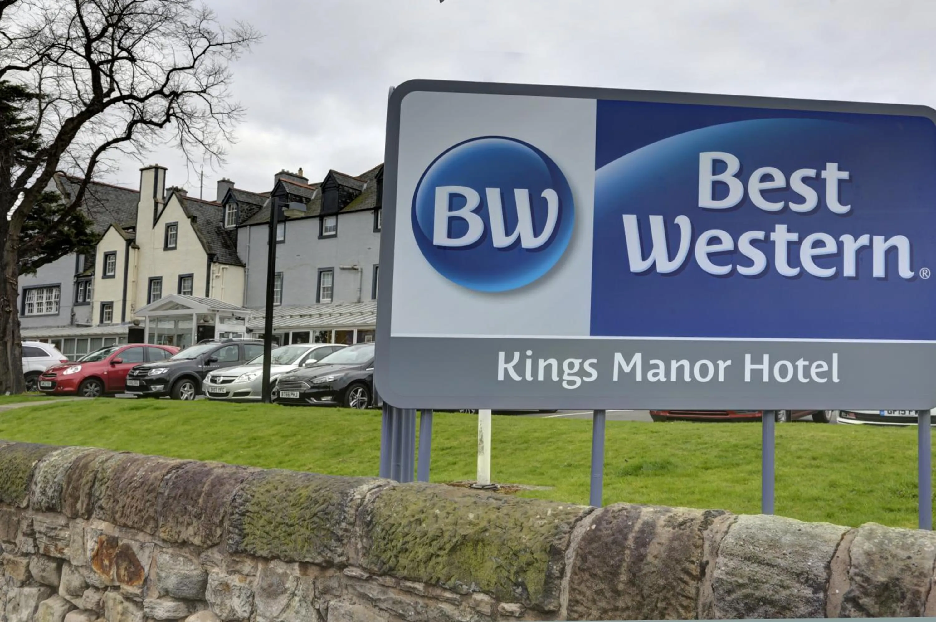 Facade/entrance in Best Western Kings Manor