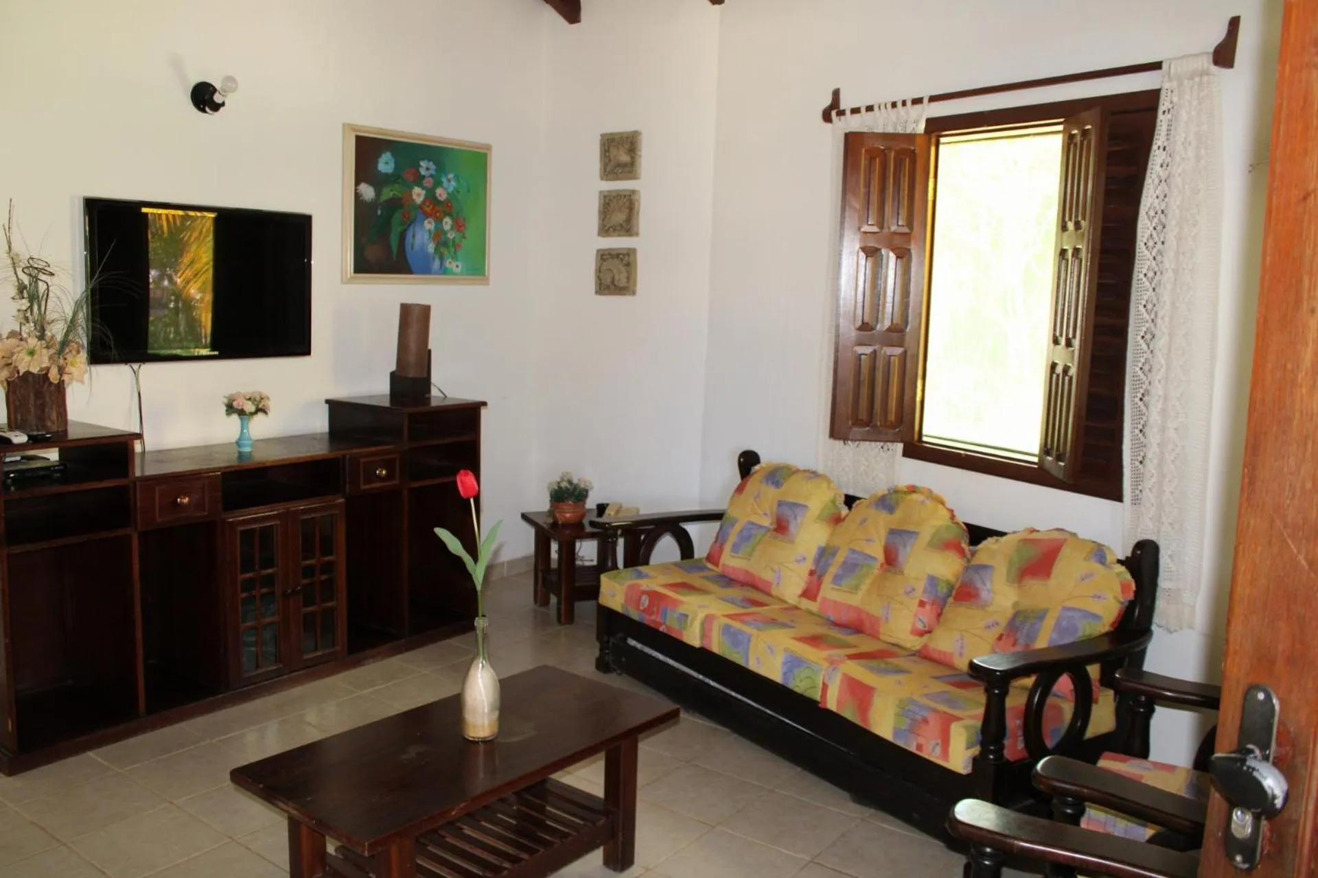 Communal lounge/ TV room in Hotel Residencial do Mirante