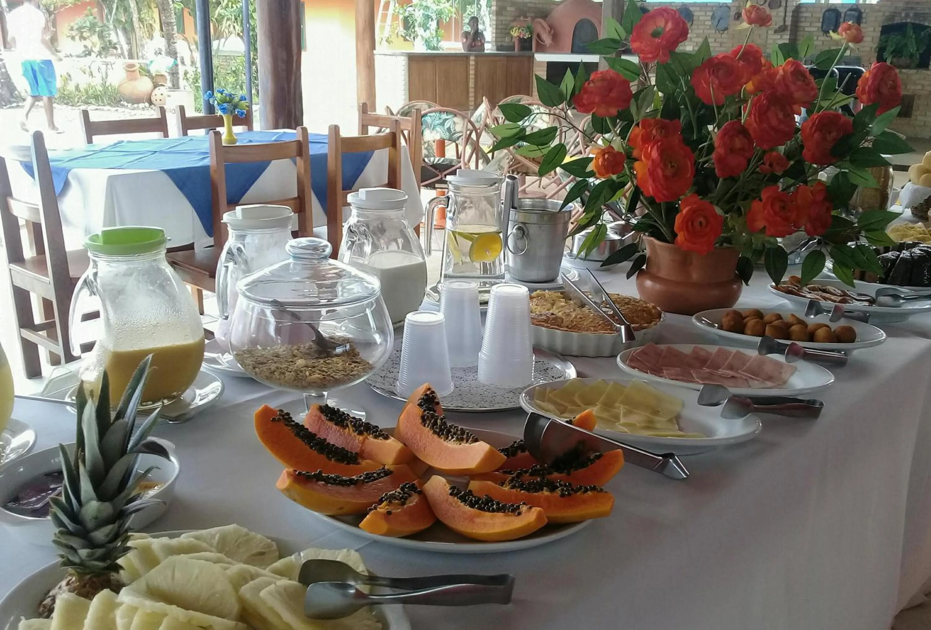 Buffet breakfast in Hotel Residencial do Mirante