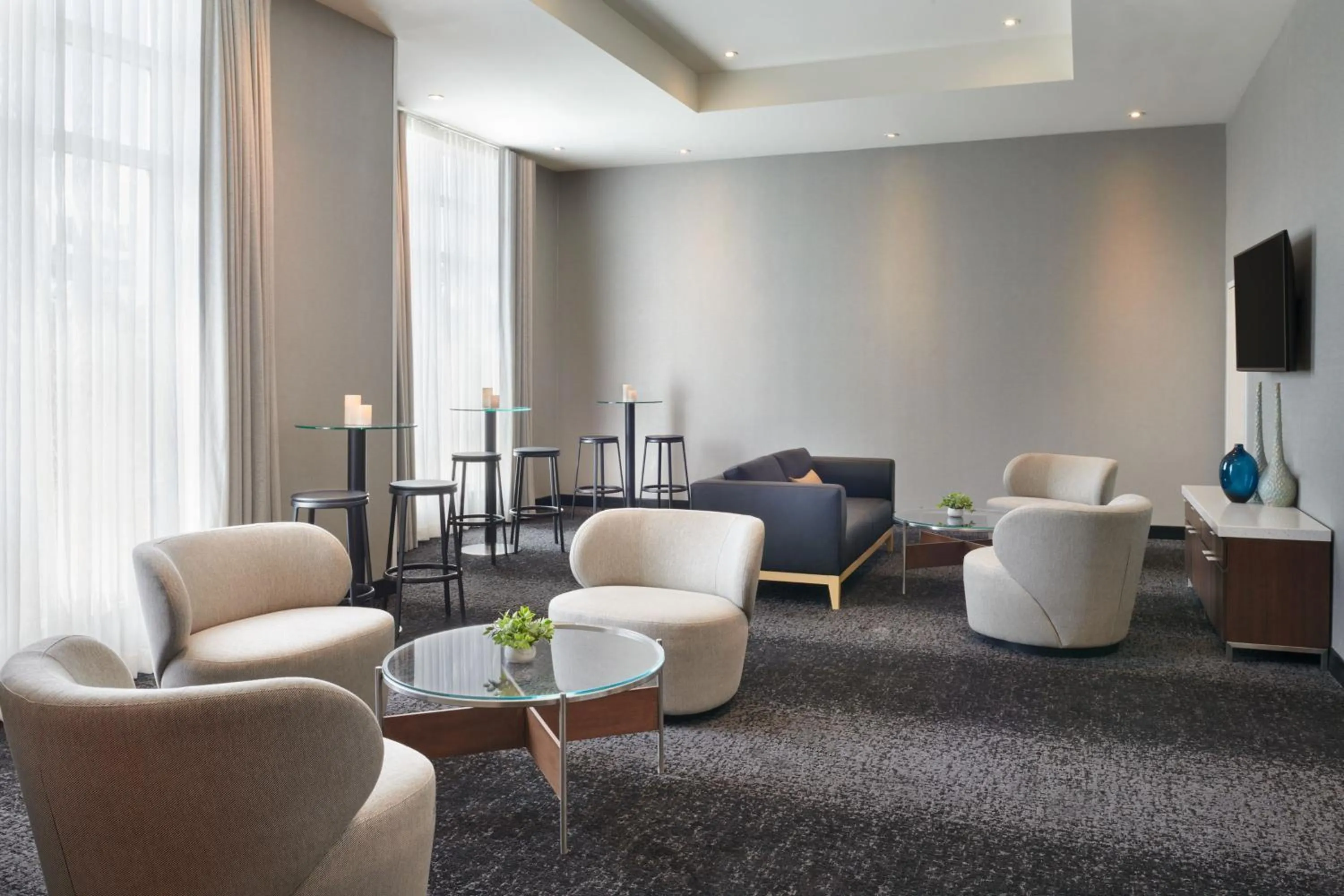 Meeting/conference room in Courtyard by Marriott Calgary Airport