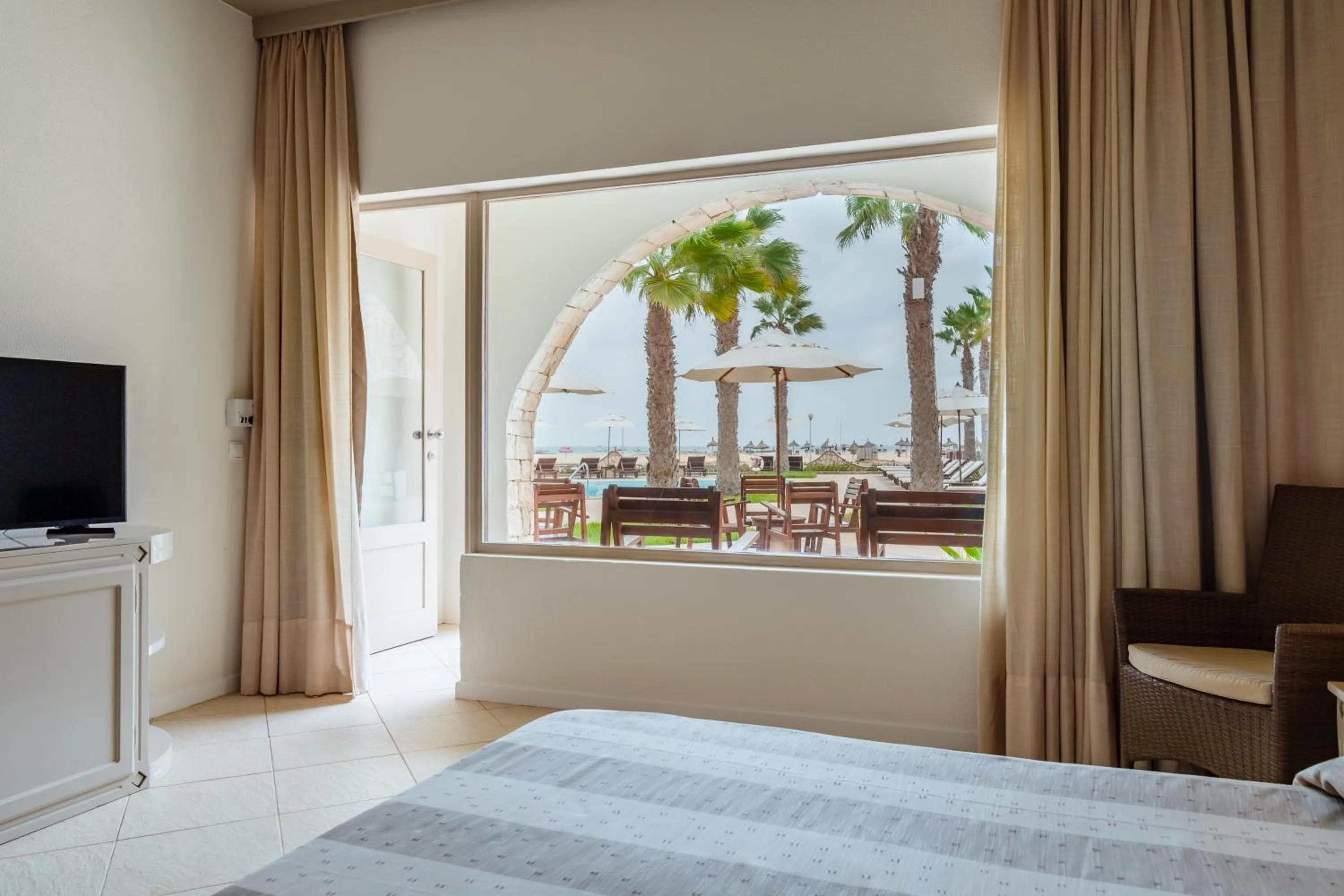 View (from property/room), Bed in Hotel Morabeza