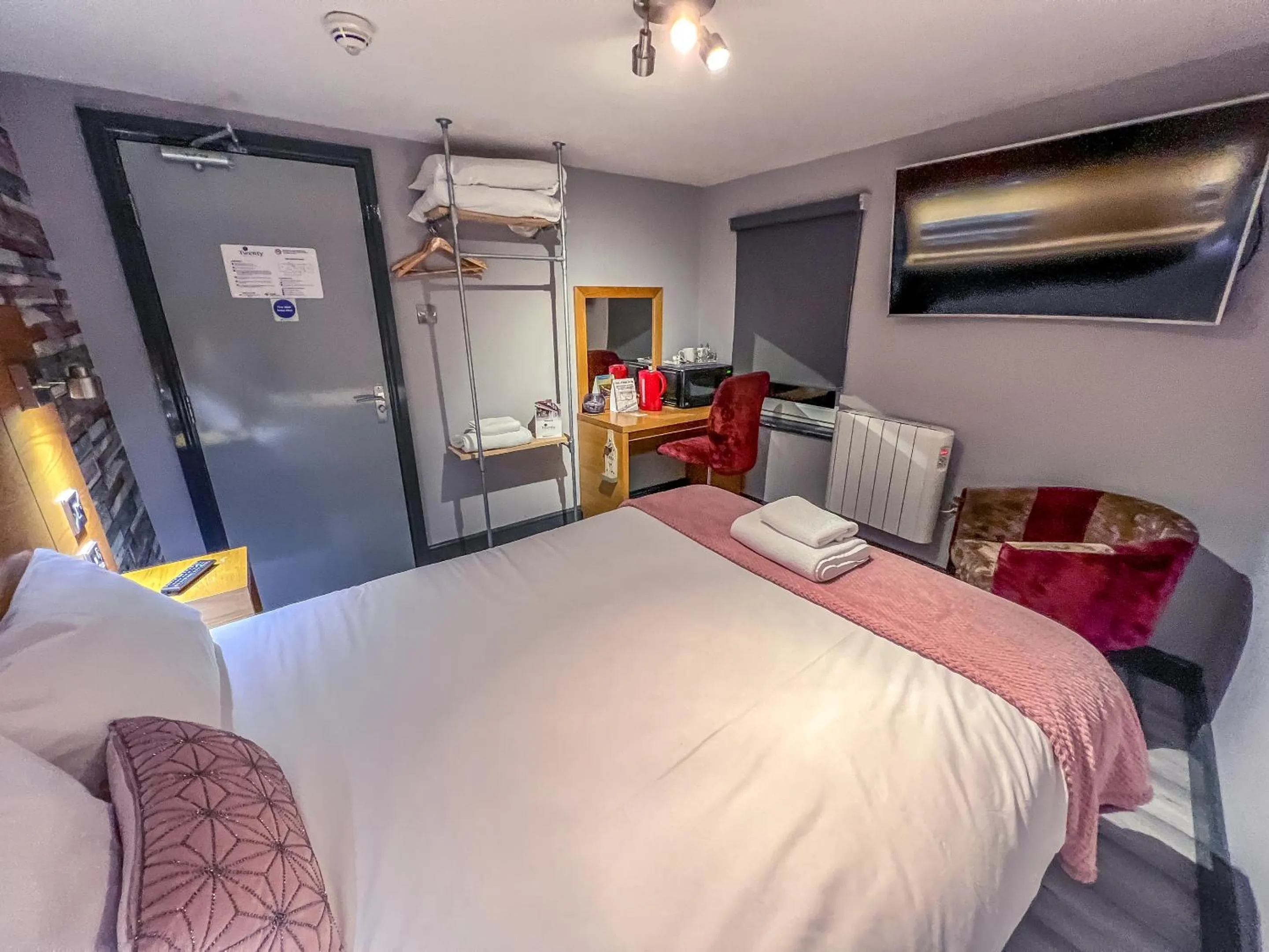 Bedroom, Bed in Twenty Hotel and Bar