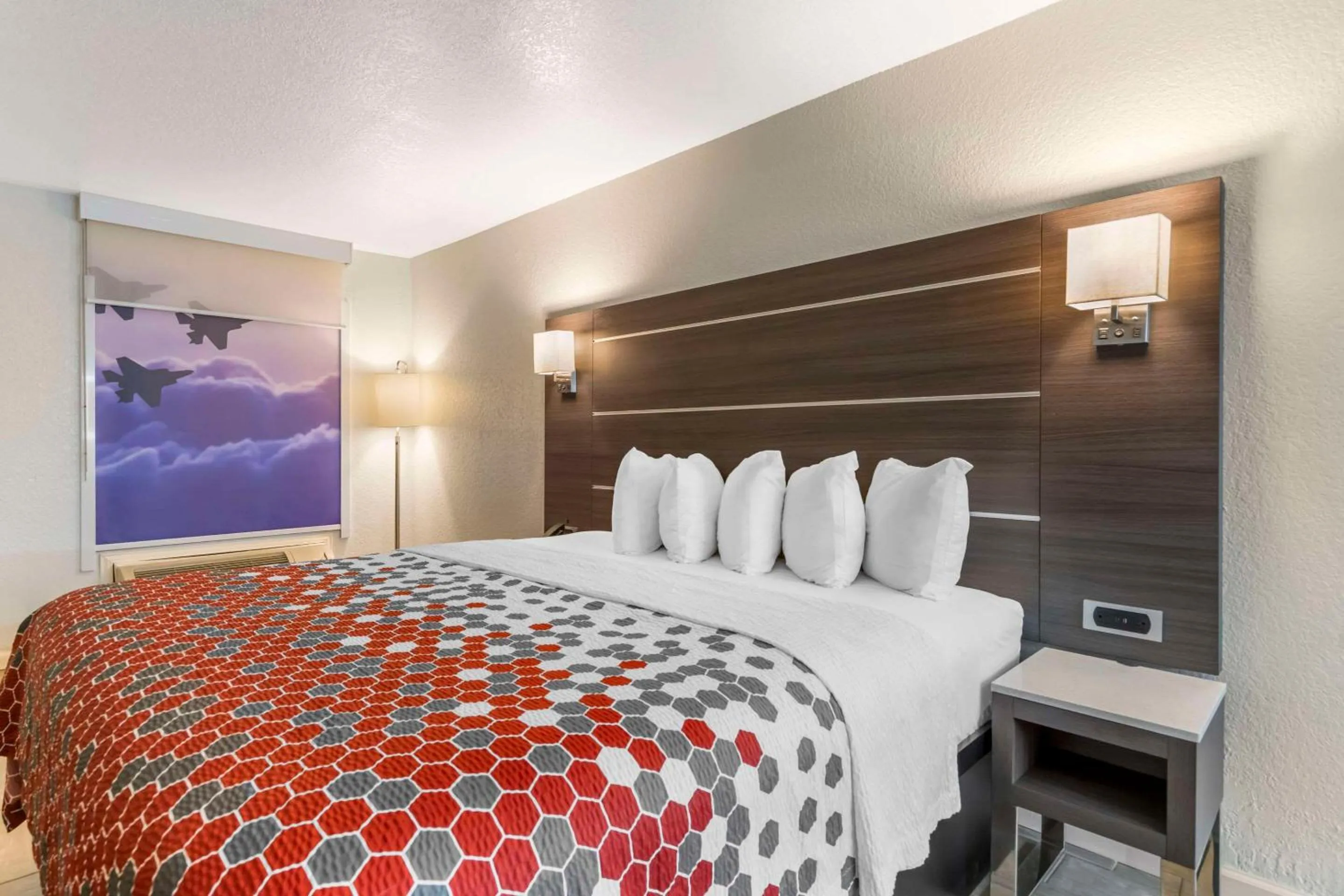 Bedroom, Bed in Econo Lodge Inn & Suites Near Lackland AFB