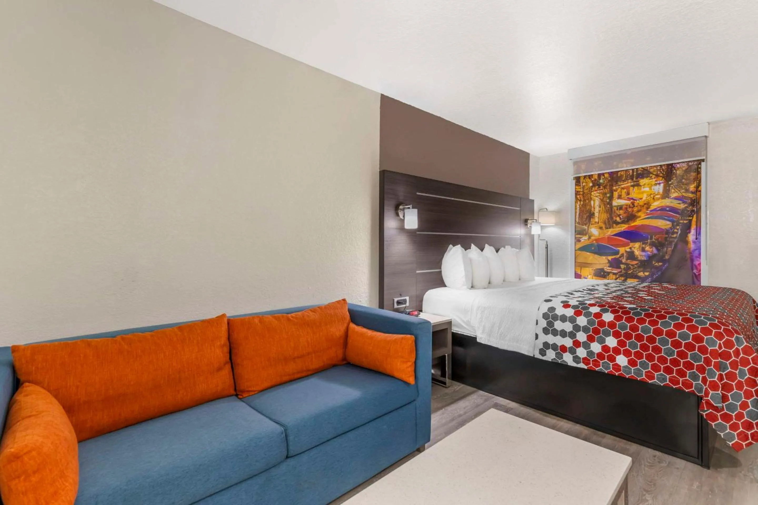 Seating area in Econo Lodge Inn & Suites Near Lackland AFB