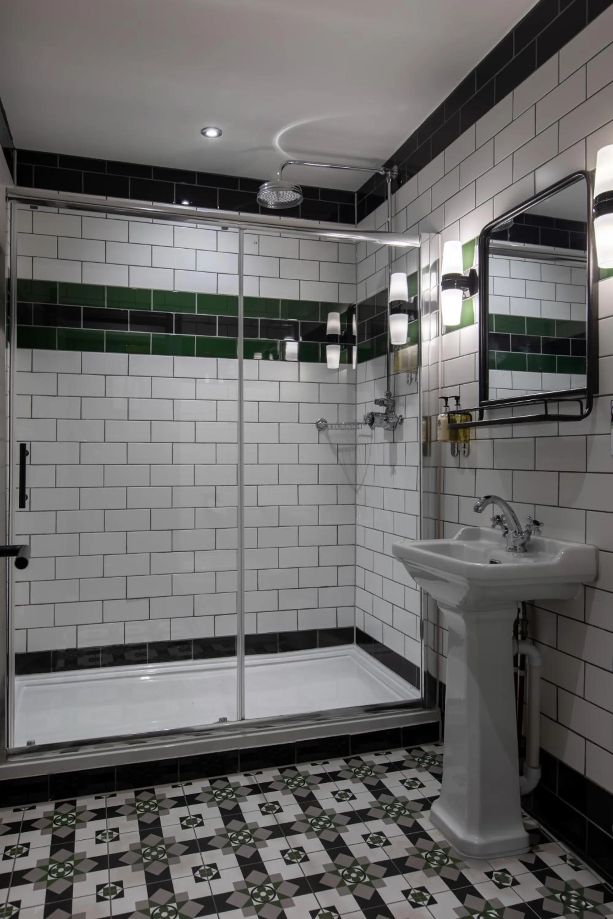 Bathroom in Pontcanna Inn