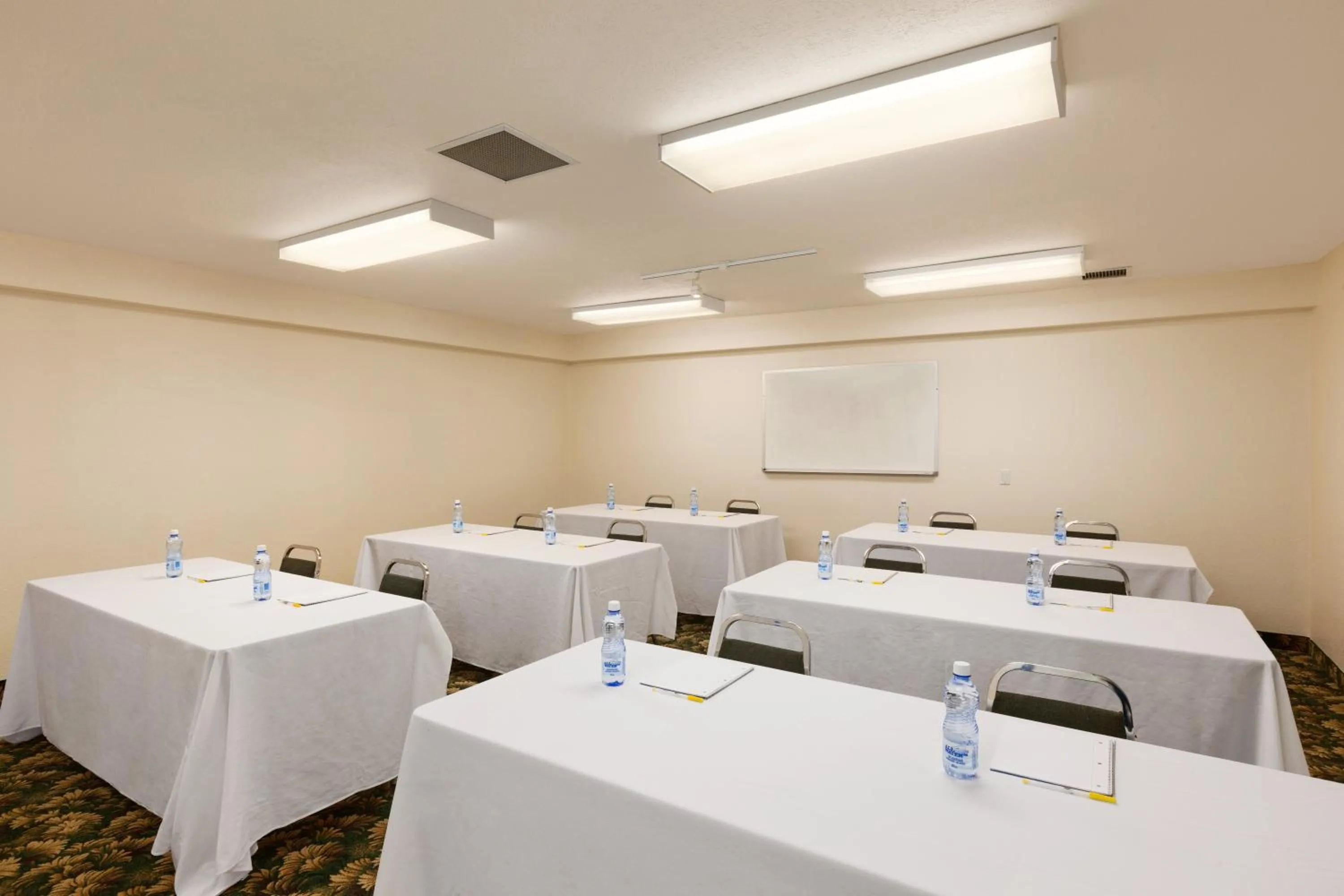 Meeting/conference room in High Prairie Inn