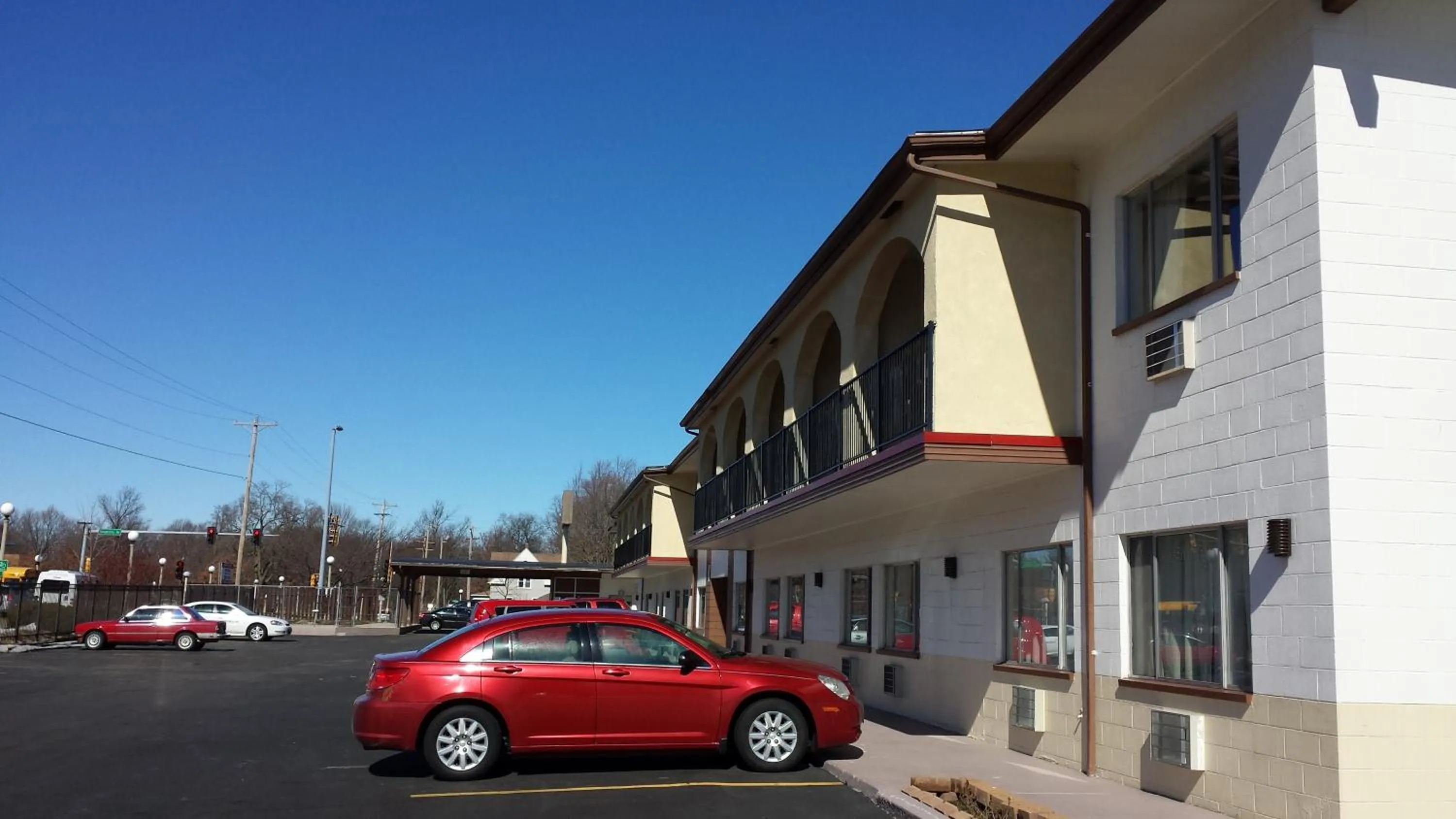 Facade/entrance in Americas Best Inn & Suites Urbana