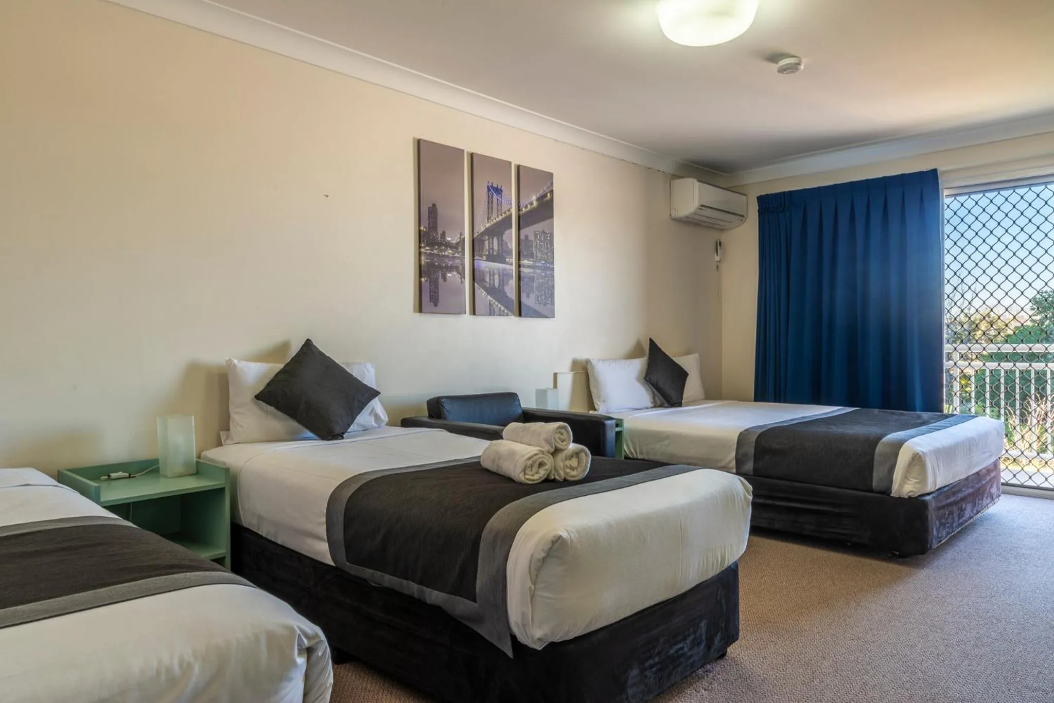 Decorative detail, Bed in Chermside Court Motel