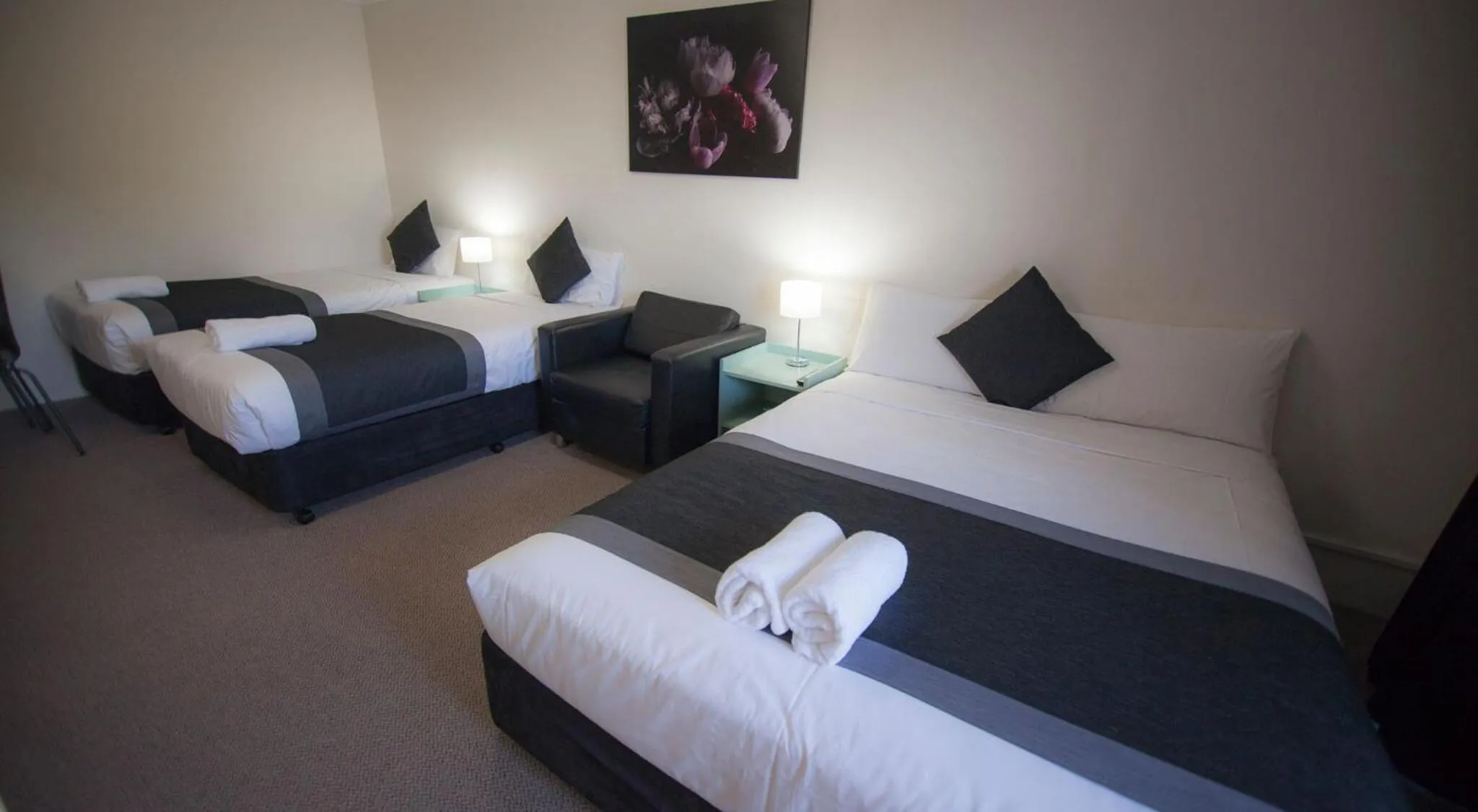 Photo of the whole room, Bed in Chermside Court Motel