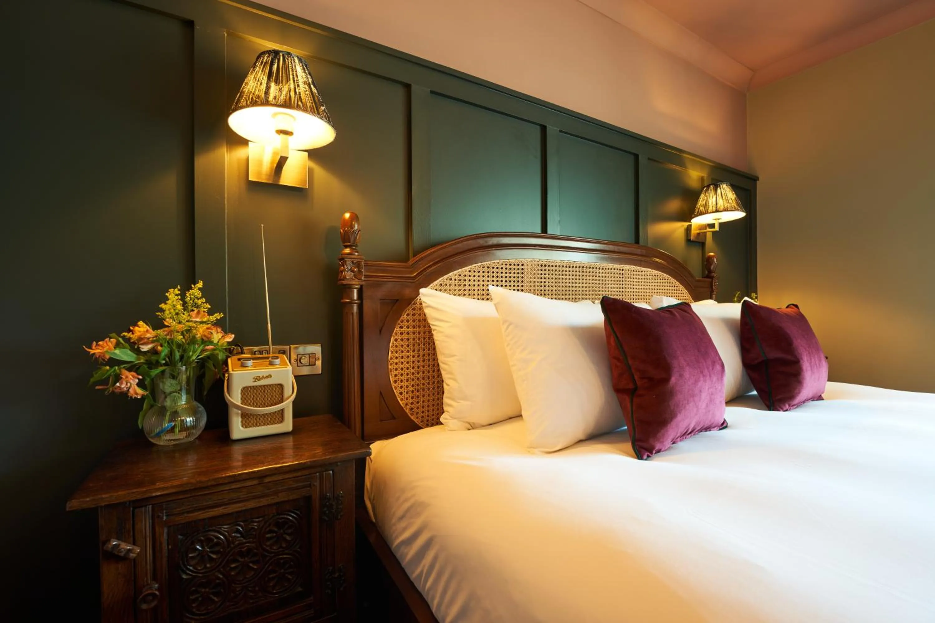 Photo of the whole room, Bed in Hope & Anchor