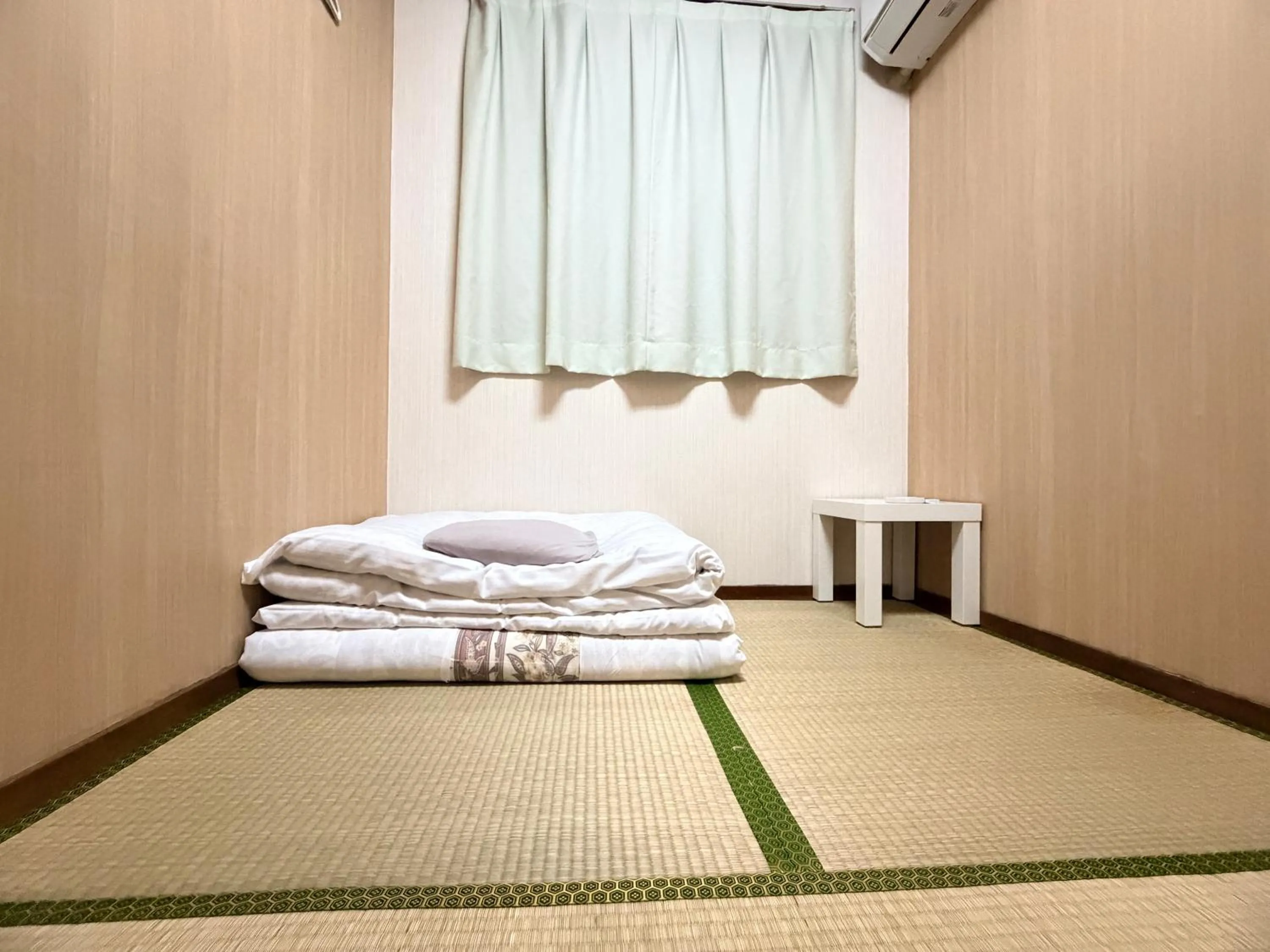 Bed in Business Hotel Kaga