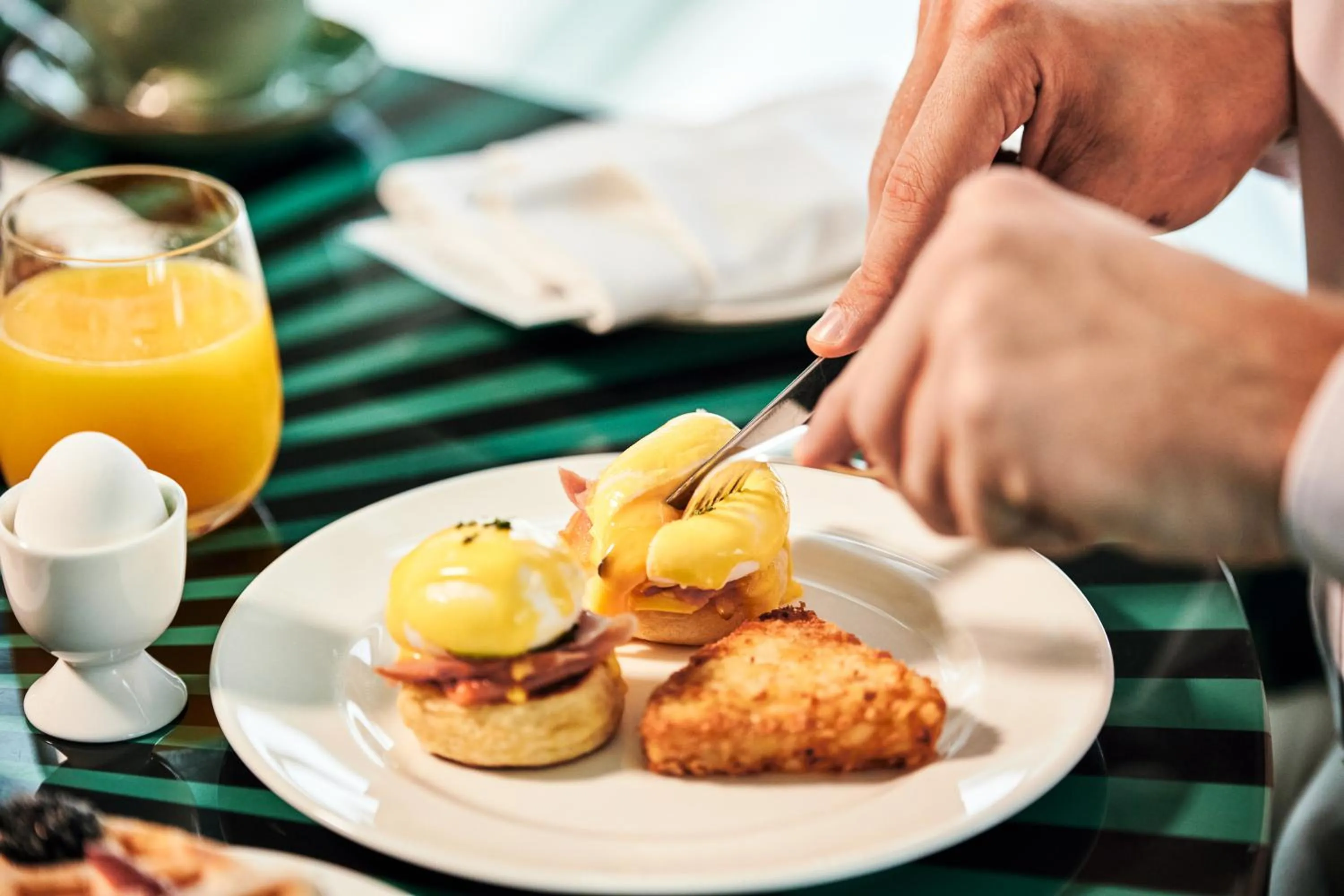 Restaurant/places to eat in Andaz Capital Gate Abu Dhabi, By Hyatt