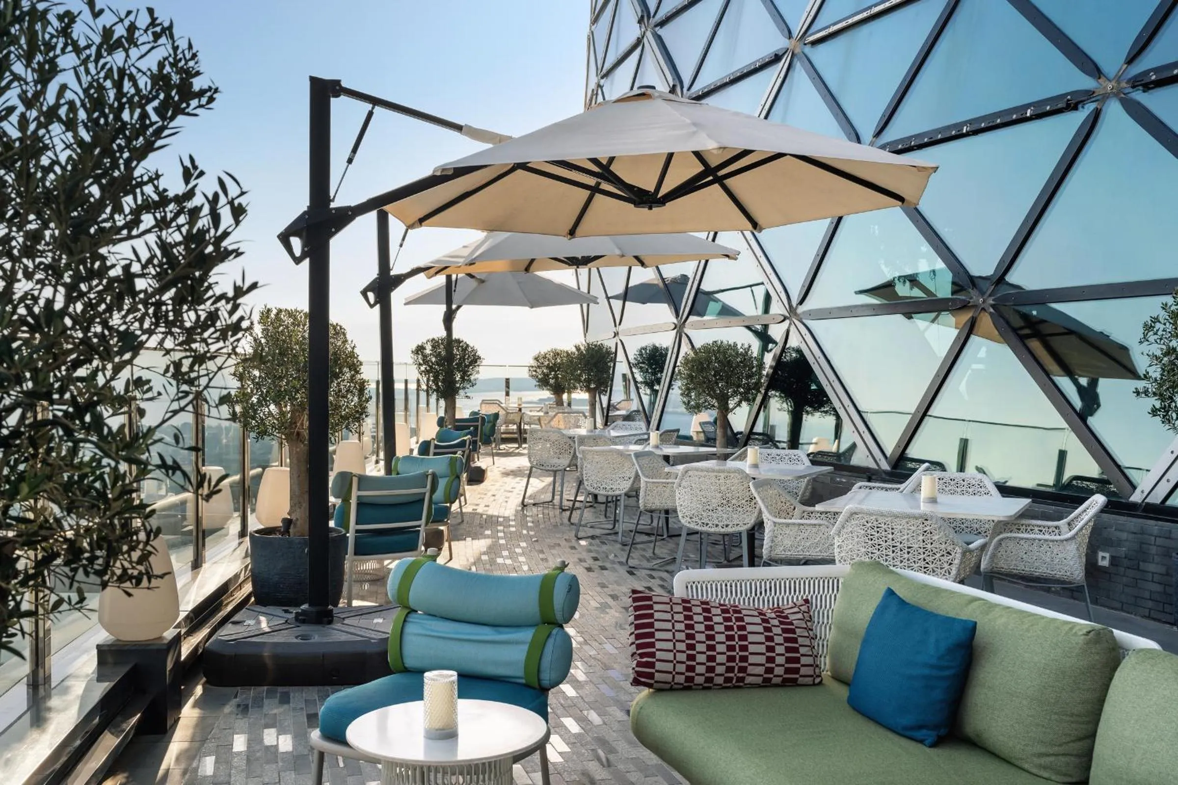 Restaurant/places to eat in Andaz Capital Gate Abu Dhabi, By Hyatt