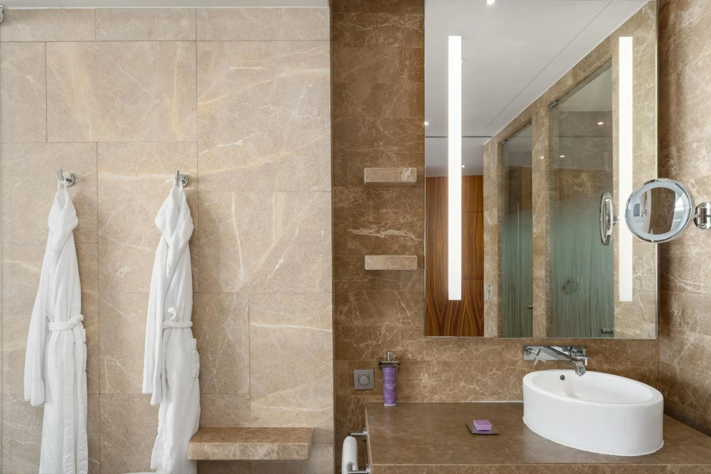 Andaz Capital Gate Abu Dhabi, By Hyatt