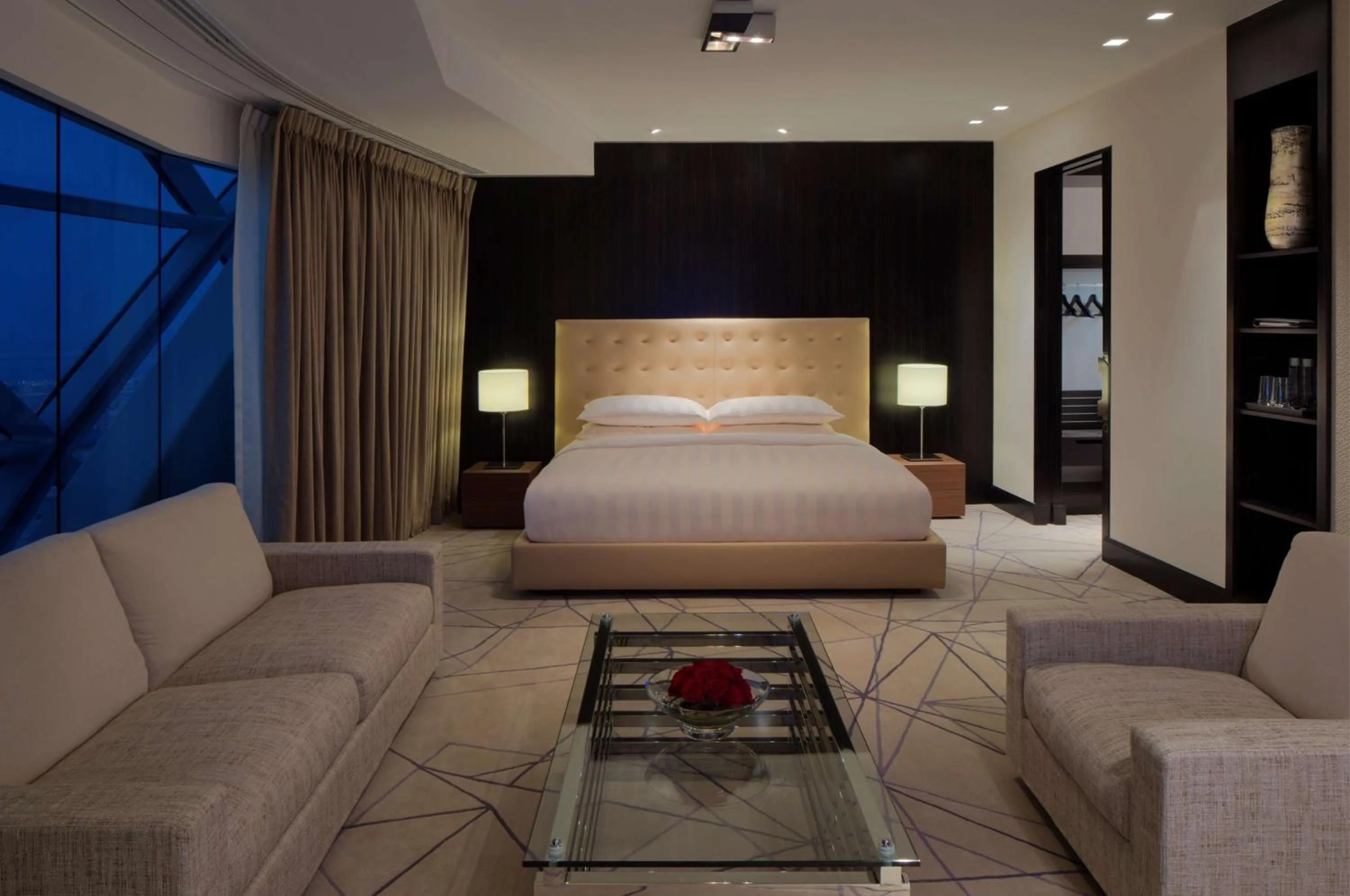 Photo of the whole room, Bed in Andaz Capital Gate Abu Dhabi, By Hyatt