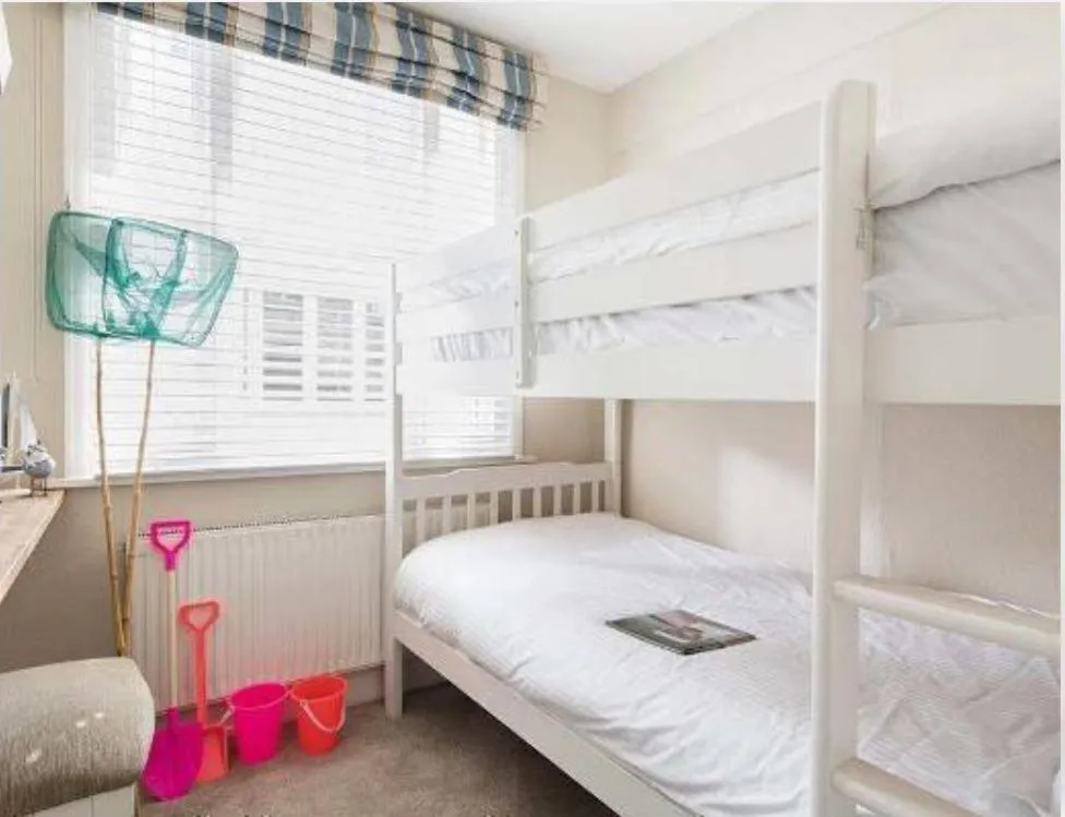 bunk bed, Bed in The Ship Inn