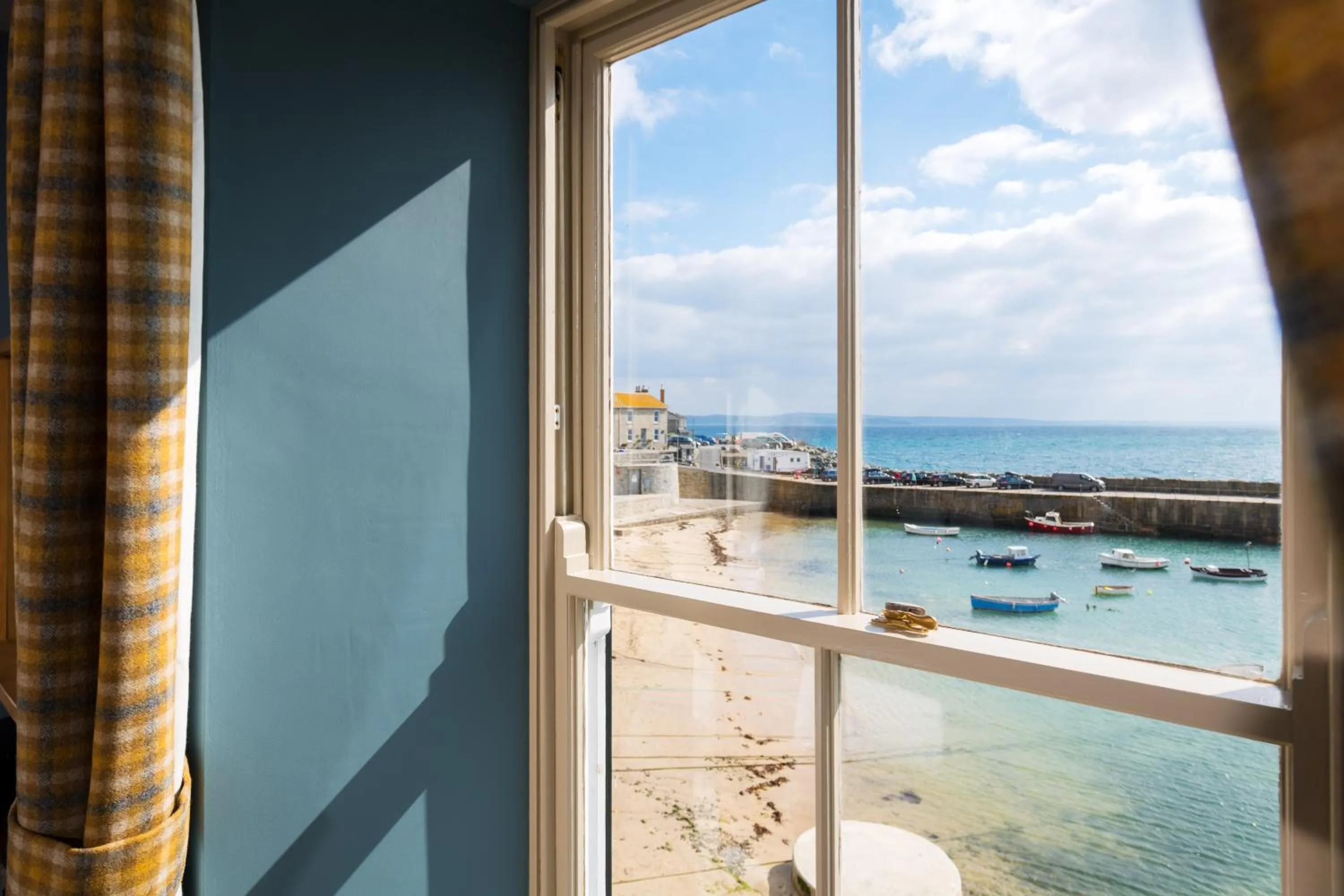 Sea view in The Ship Inn