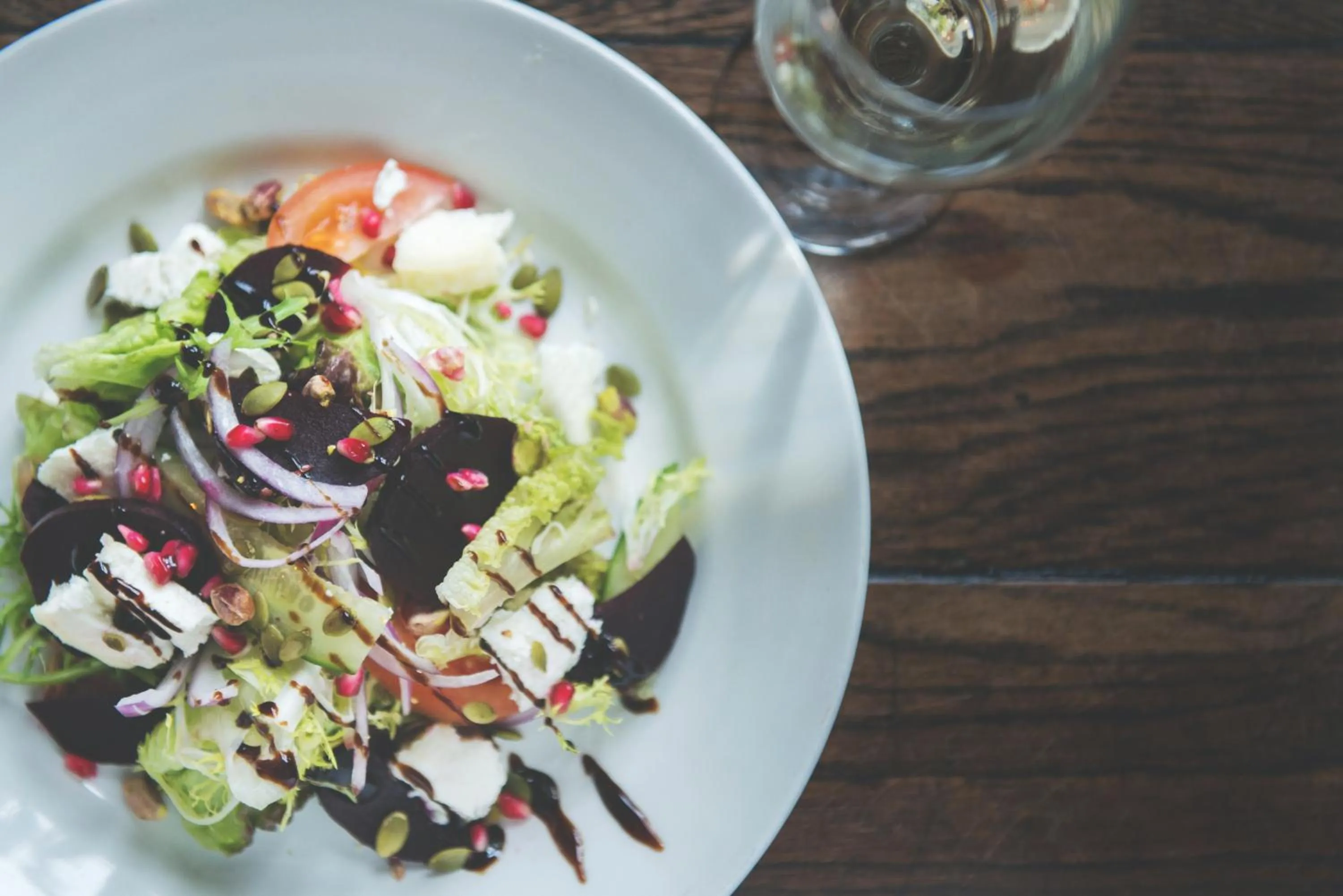 Restaurant/places to eat in The Ship Inn