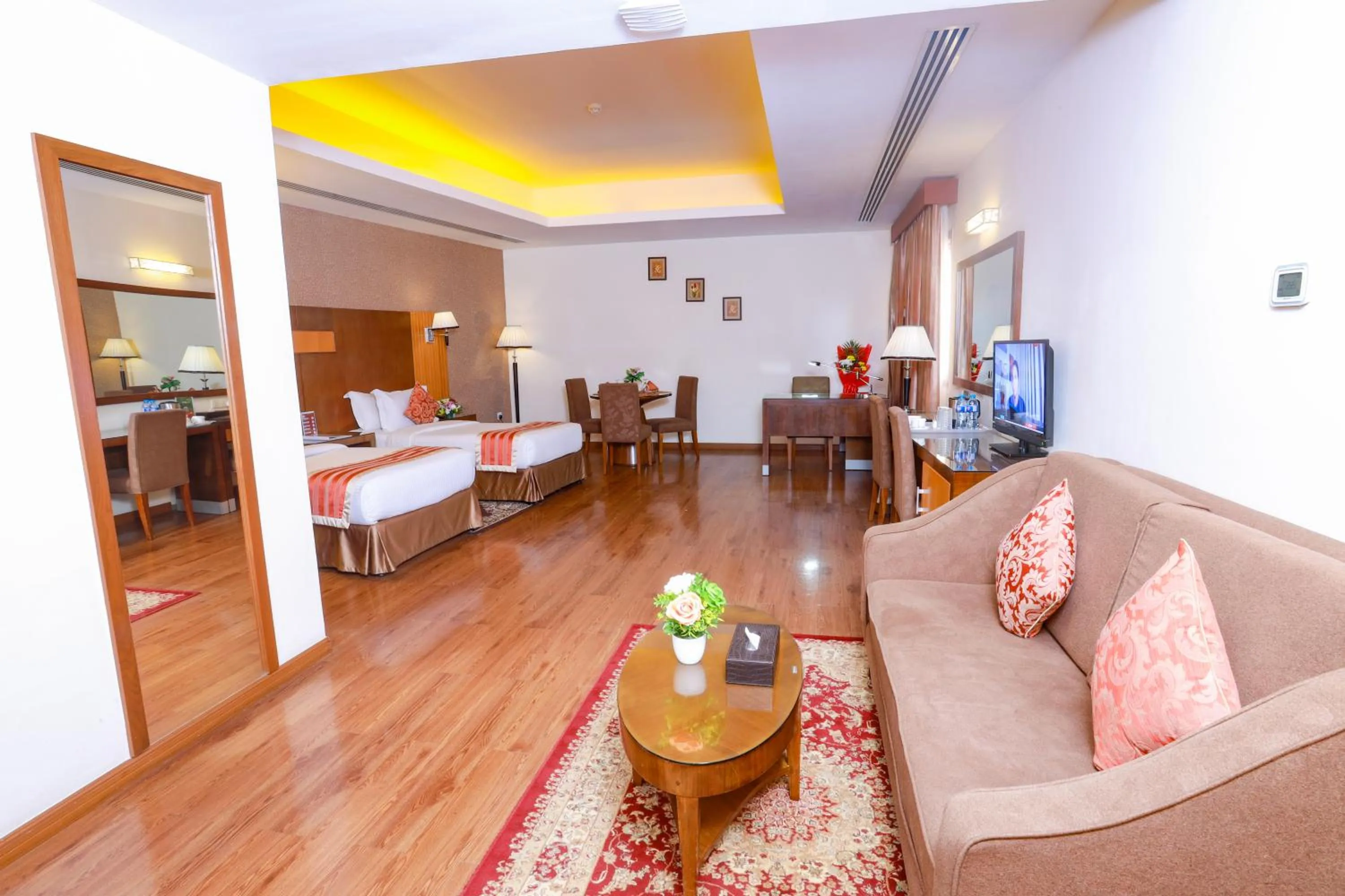 Bedroom, Bed in Fortune Pearl Hotel