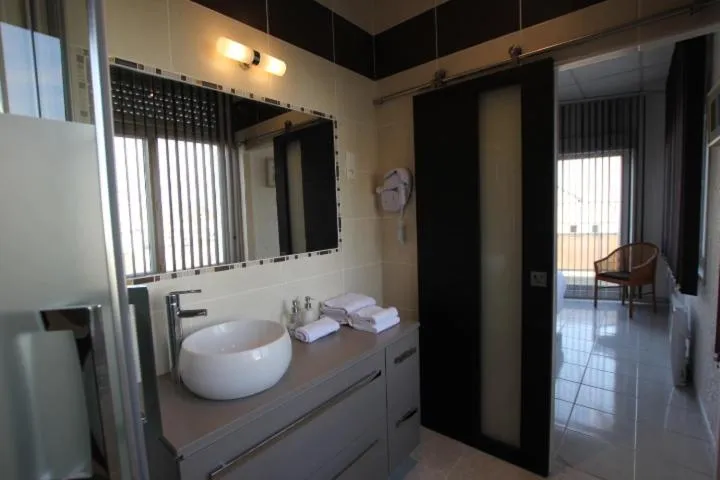 Bathroom in La Maison Blanche