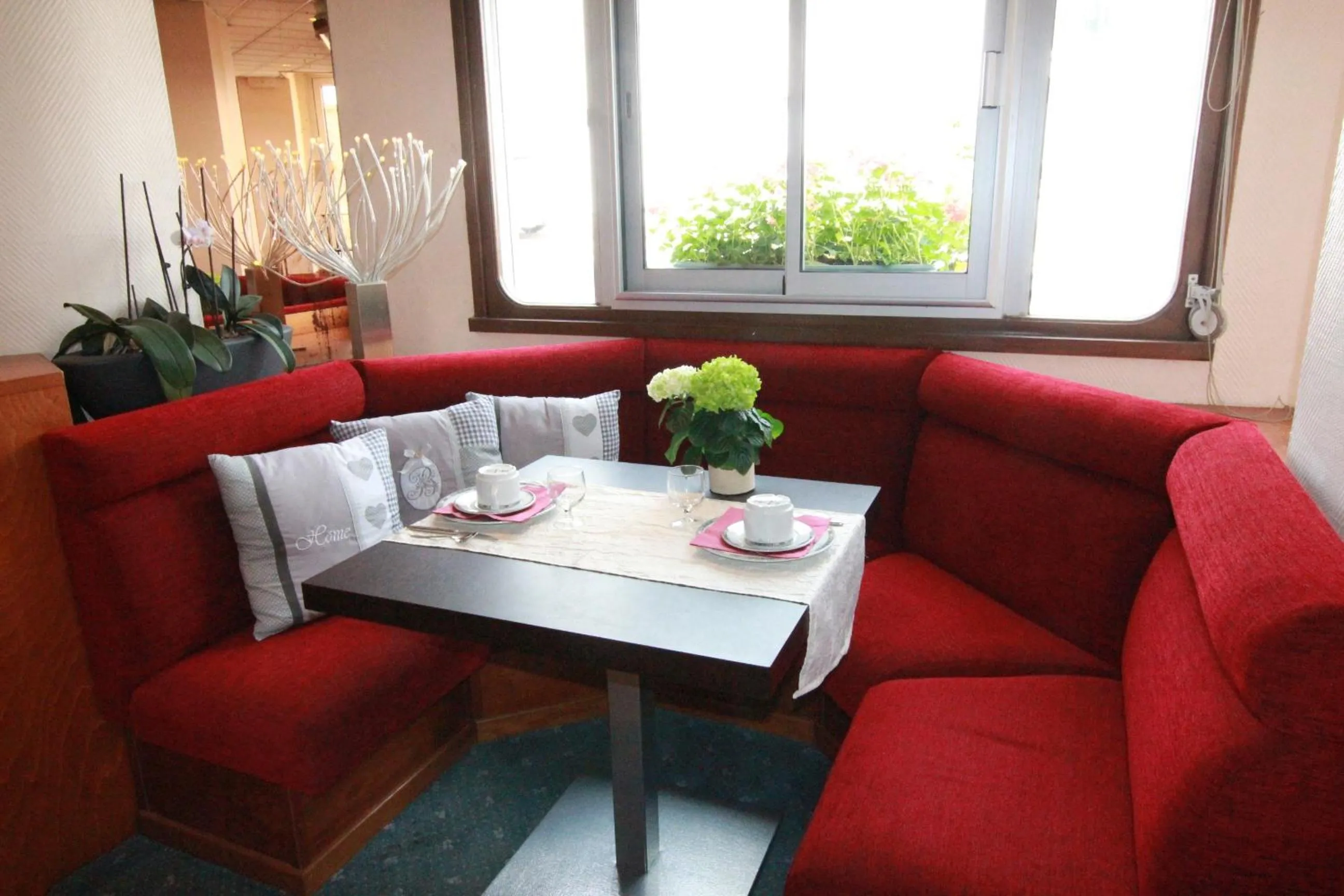 Dining area in La Maison Blanche
