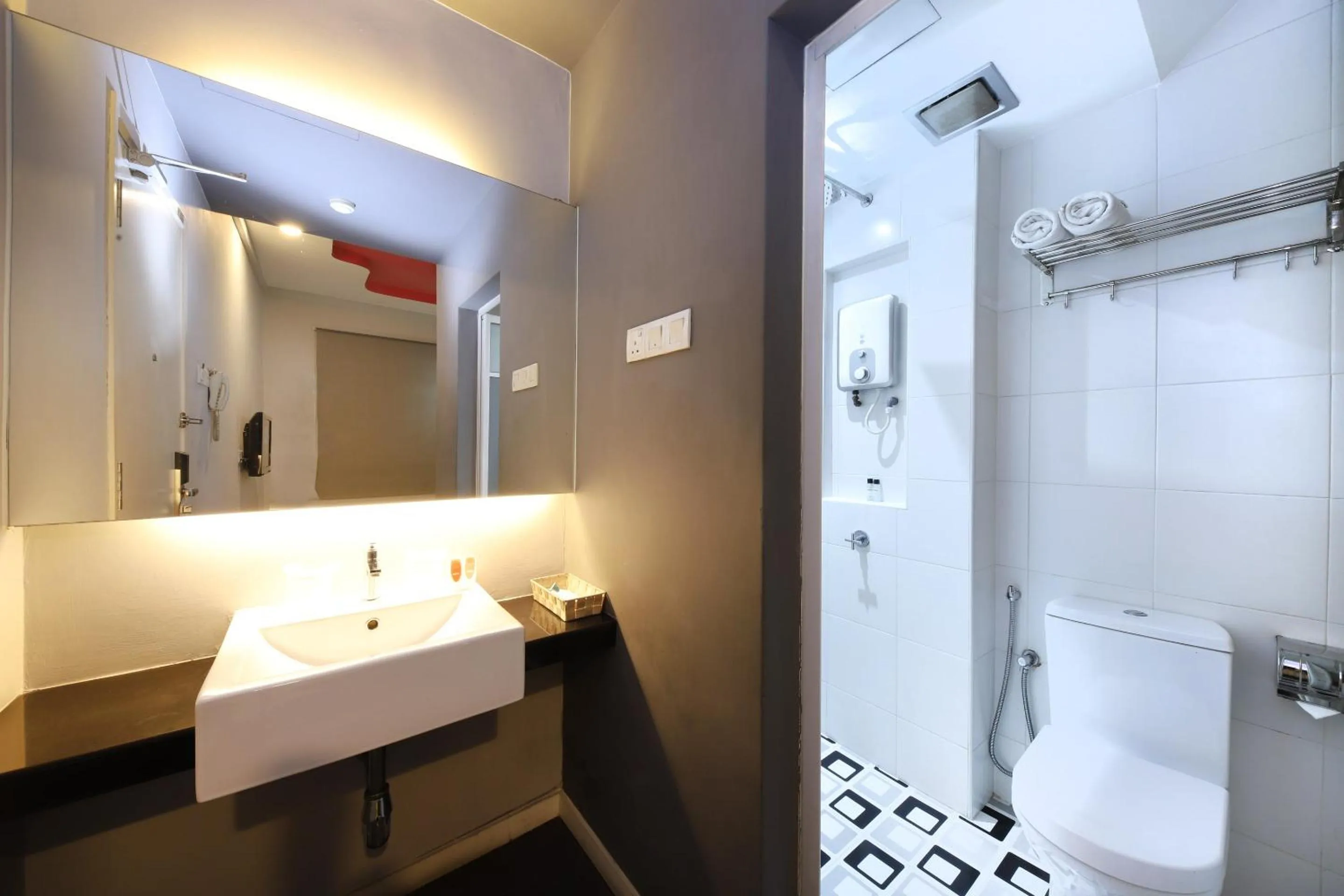 Bathroom in Hotel O Rooms Boutique Hotel